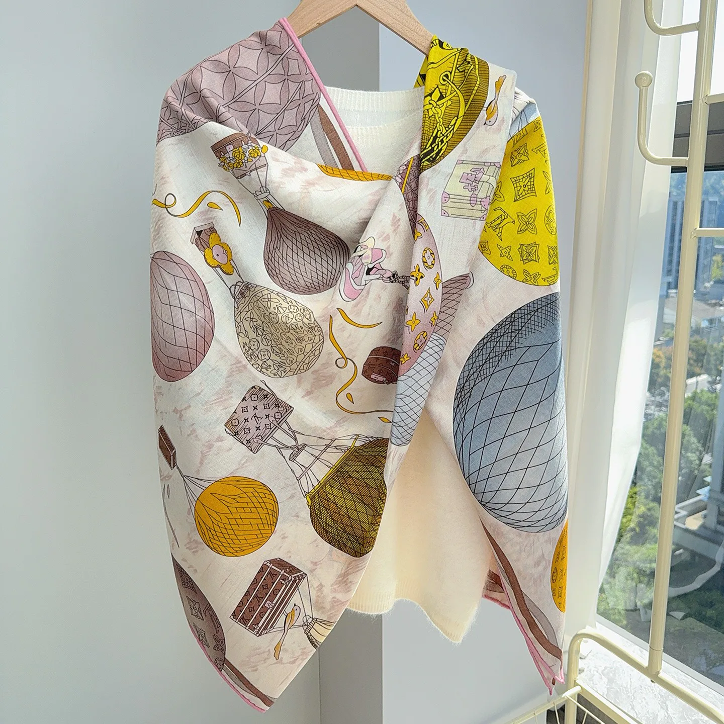 Шарфы Louis Vuitton 136751