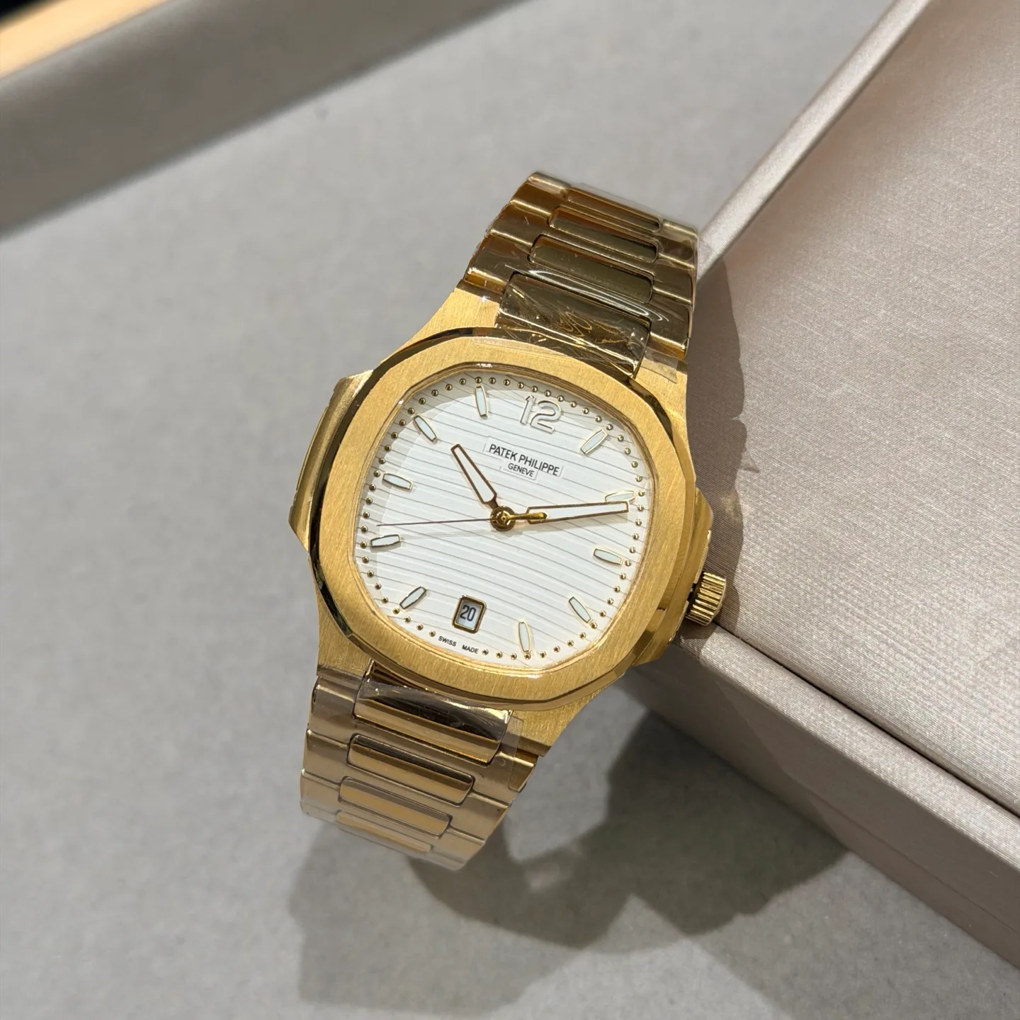 Часы Женские Patek Philippe 18362045