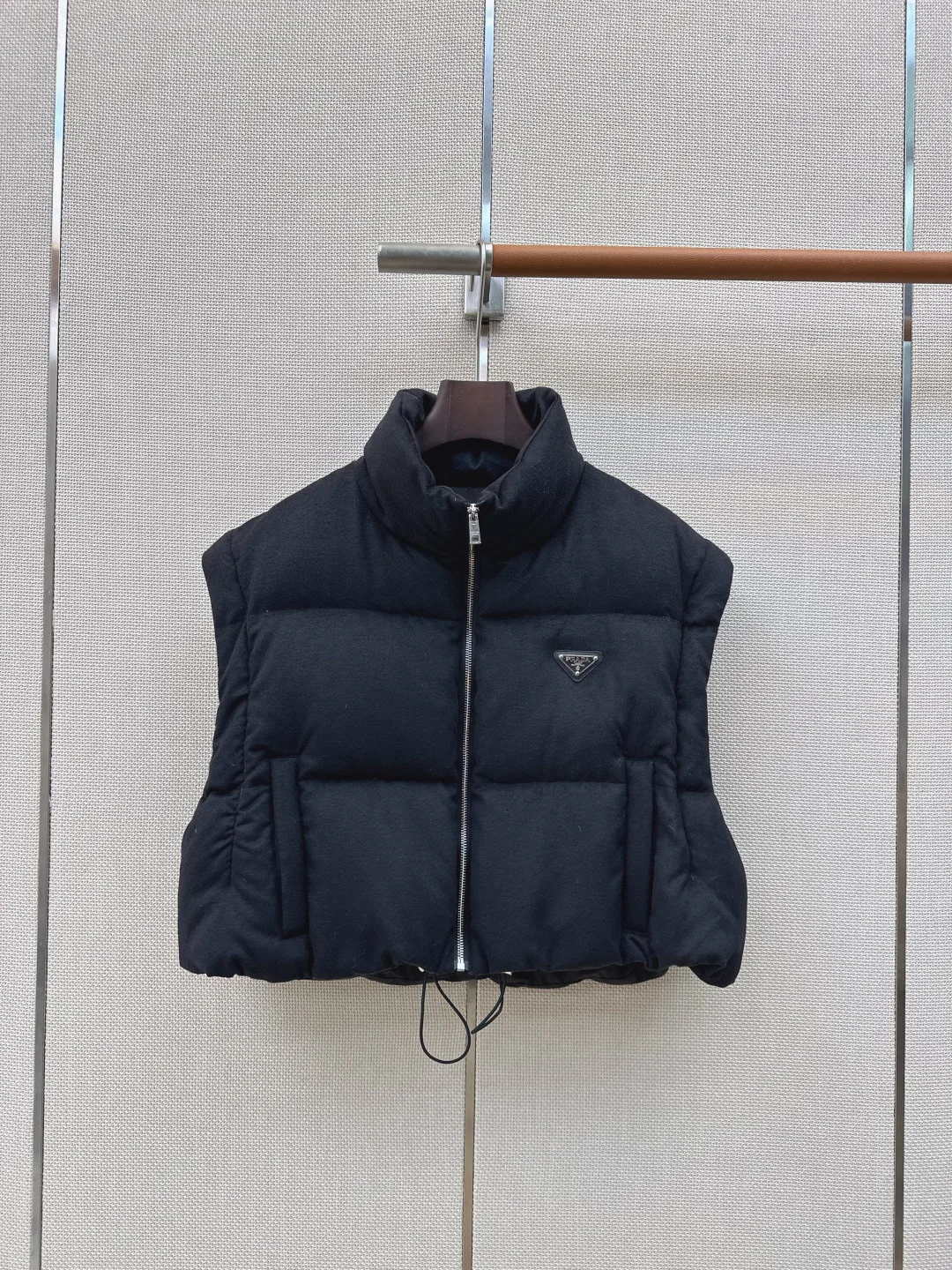 Куртки И Пуховики Женские Prada 18882457