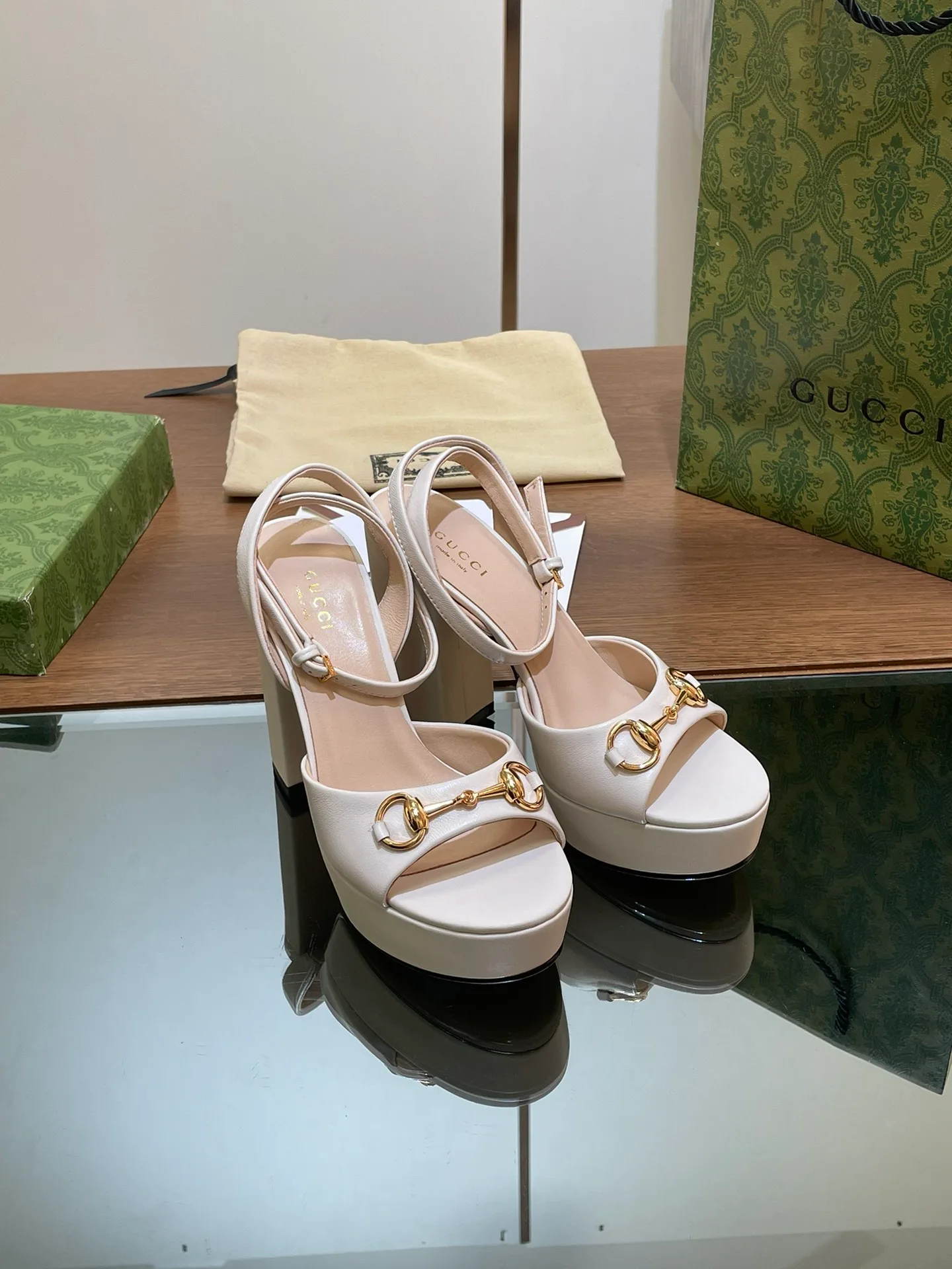 Босоножки Женские Gucci 11616314