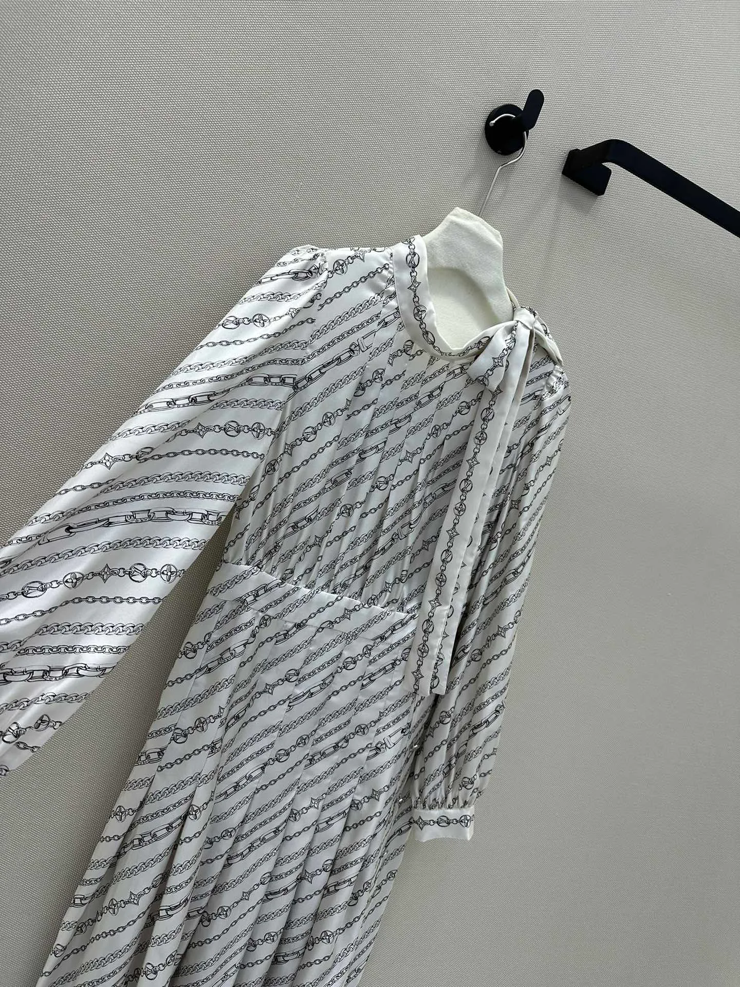 Платья Женские Louis Vuitton 8954