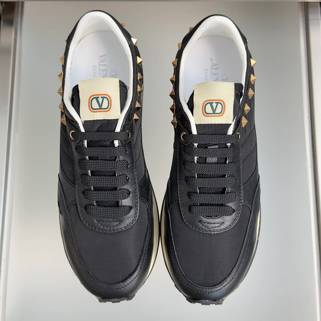 Кроссовки Женские Valentino 17950499
