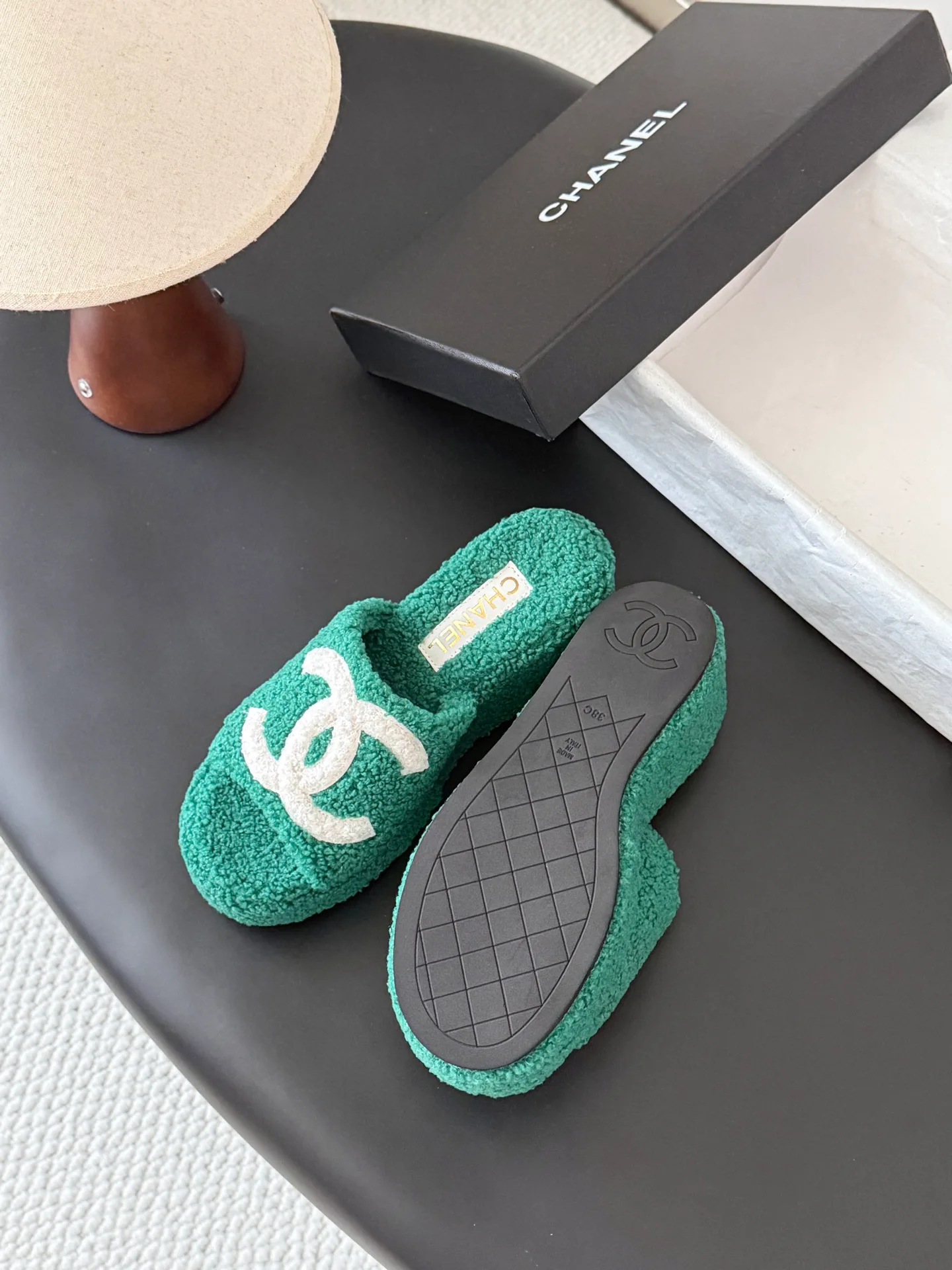 Тапочки Женские Chanel 18700075
