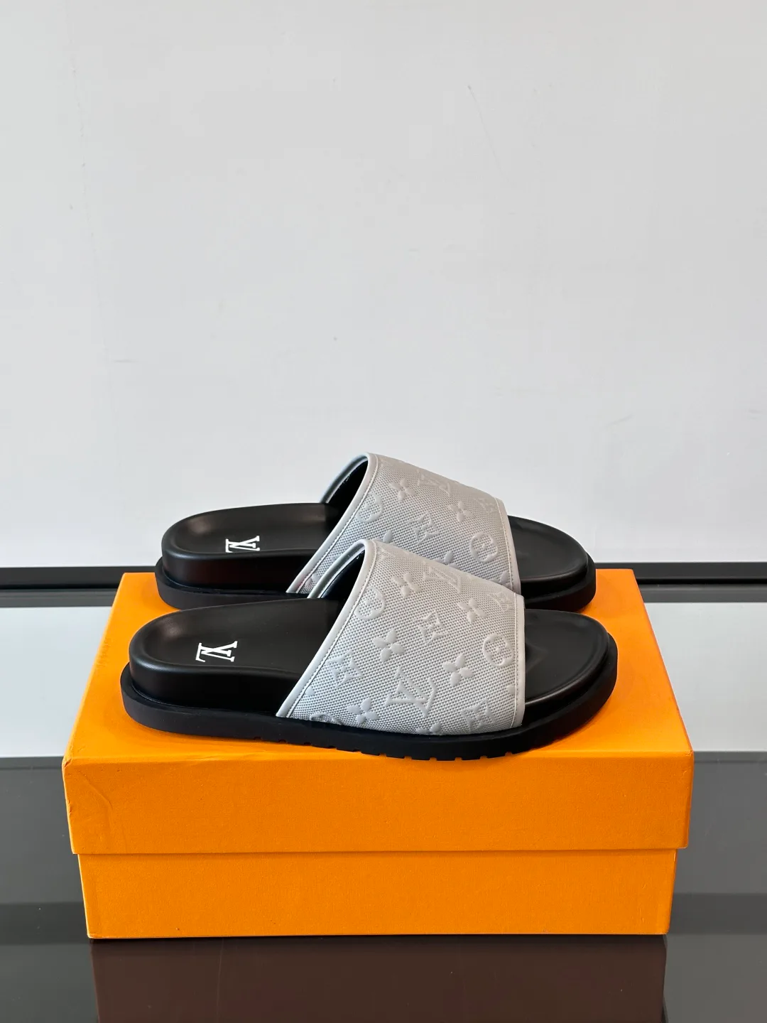 Шлепанцы Мужские Louis Vuitton 46075