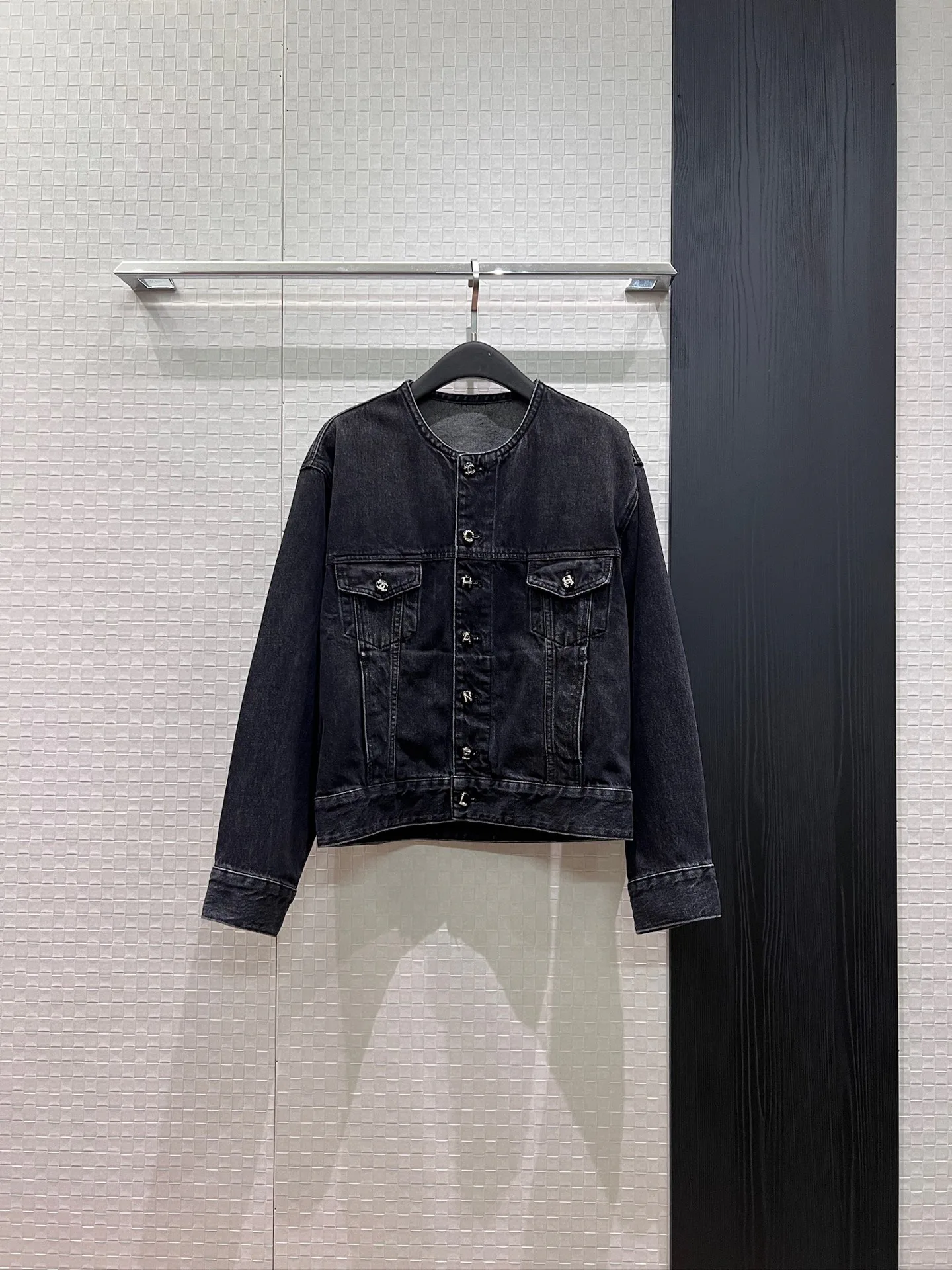 Куртки И Пуховики Женские Chanel 18259618