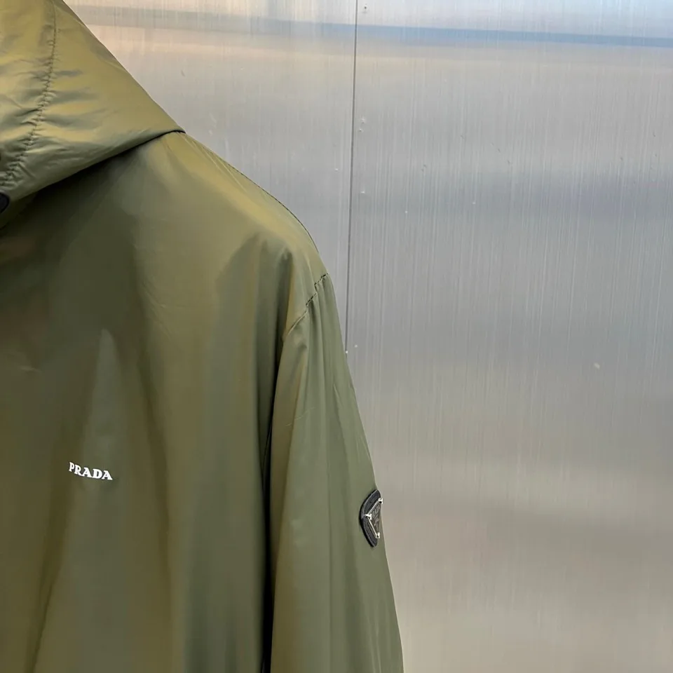 Куртки И Пуховики Женские Prada 18416757