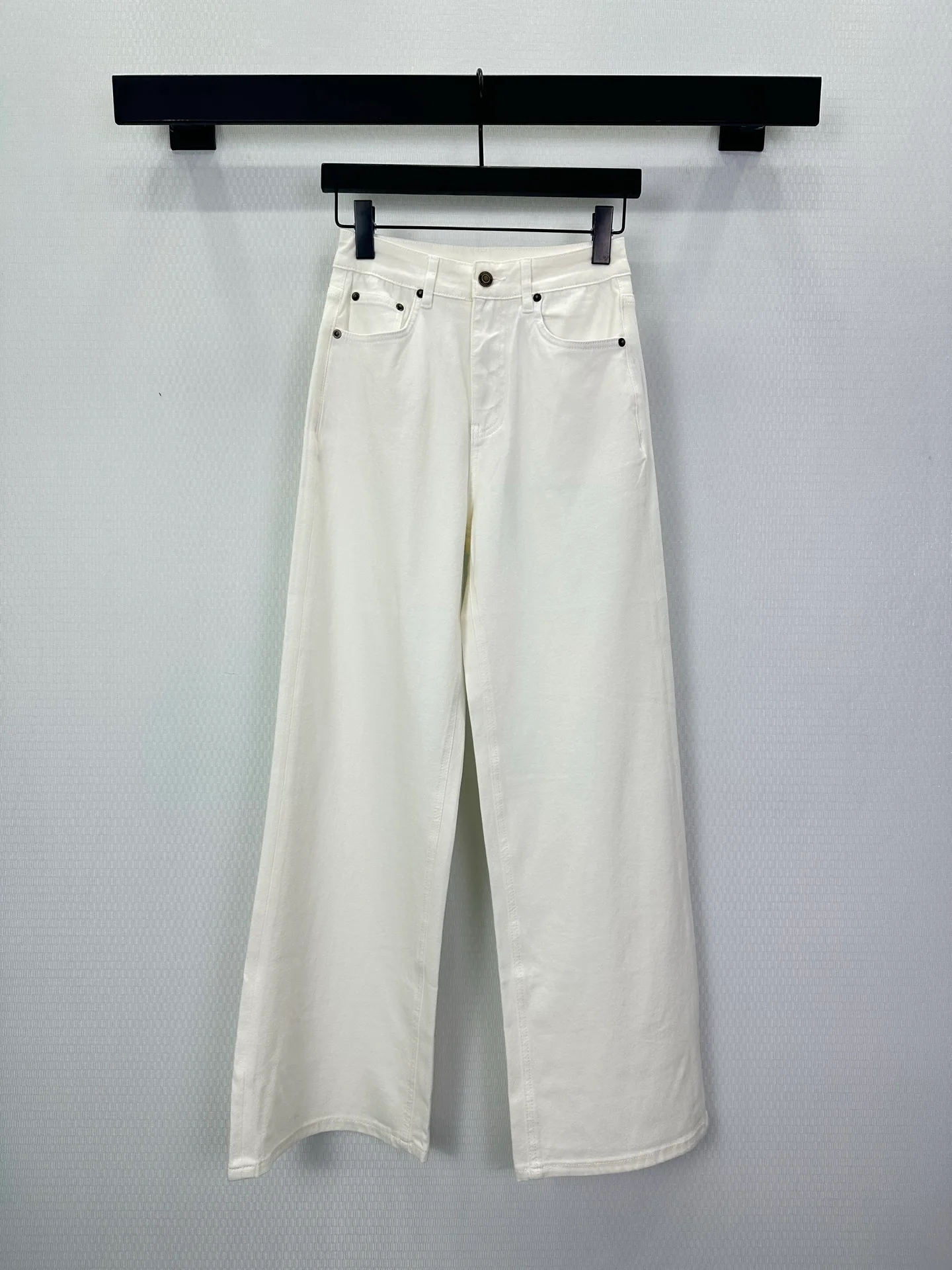 Джинсы Женские Saint Laurent 18903254