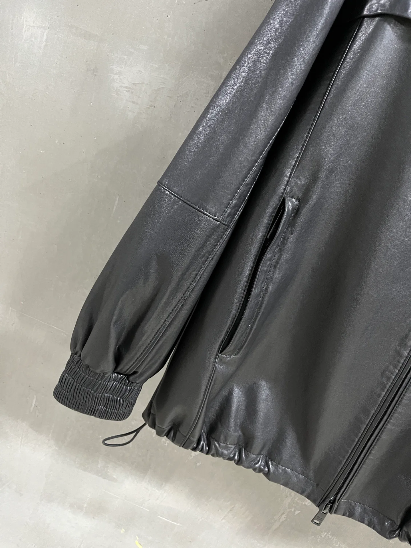 Кожаные Куртки И Дублёнки Женские Prada 18172846