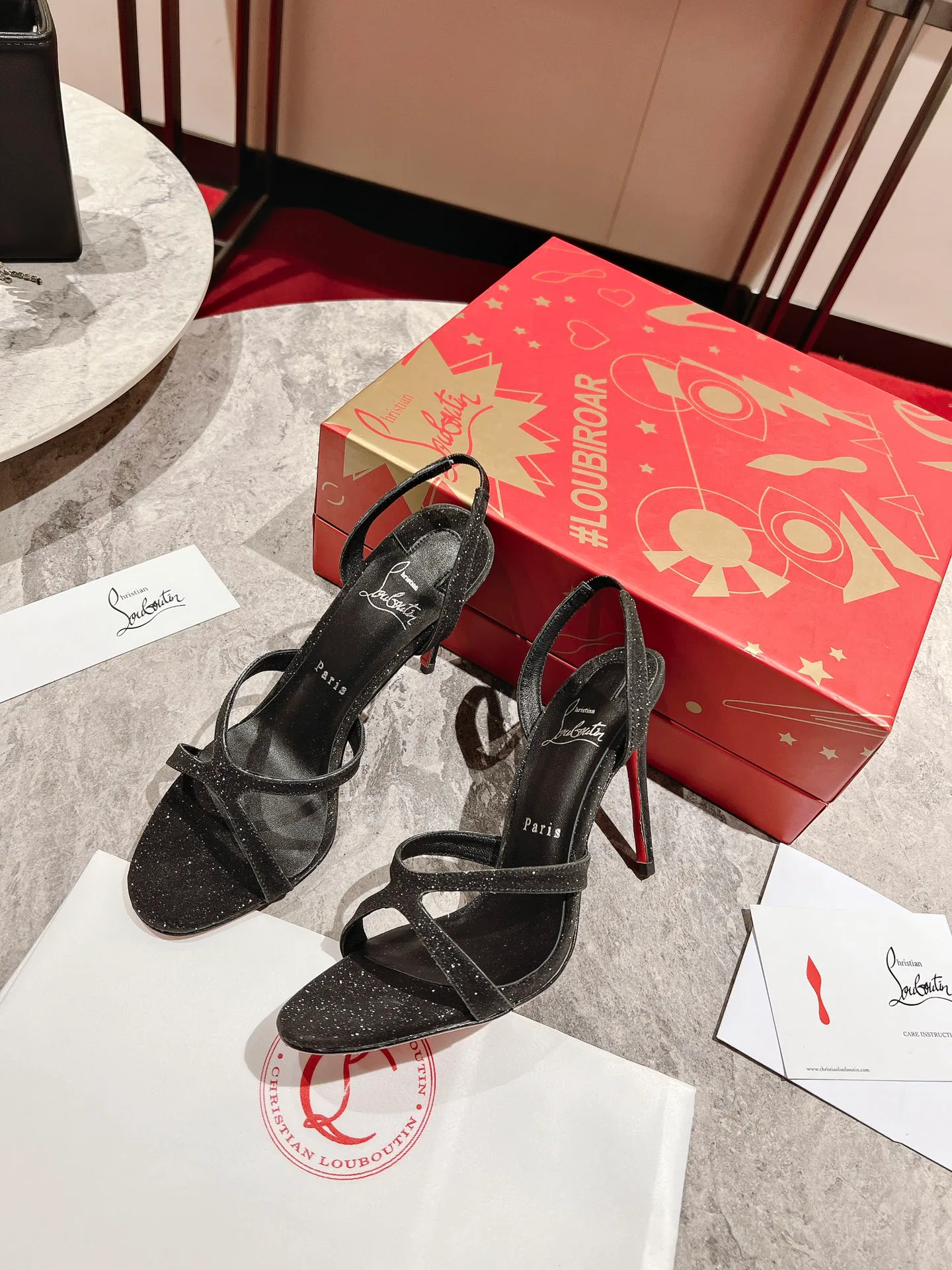 Босоножки Женские Christian Louboutin 14354201