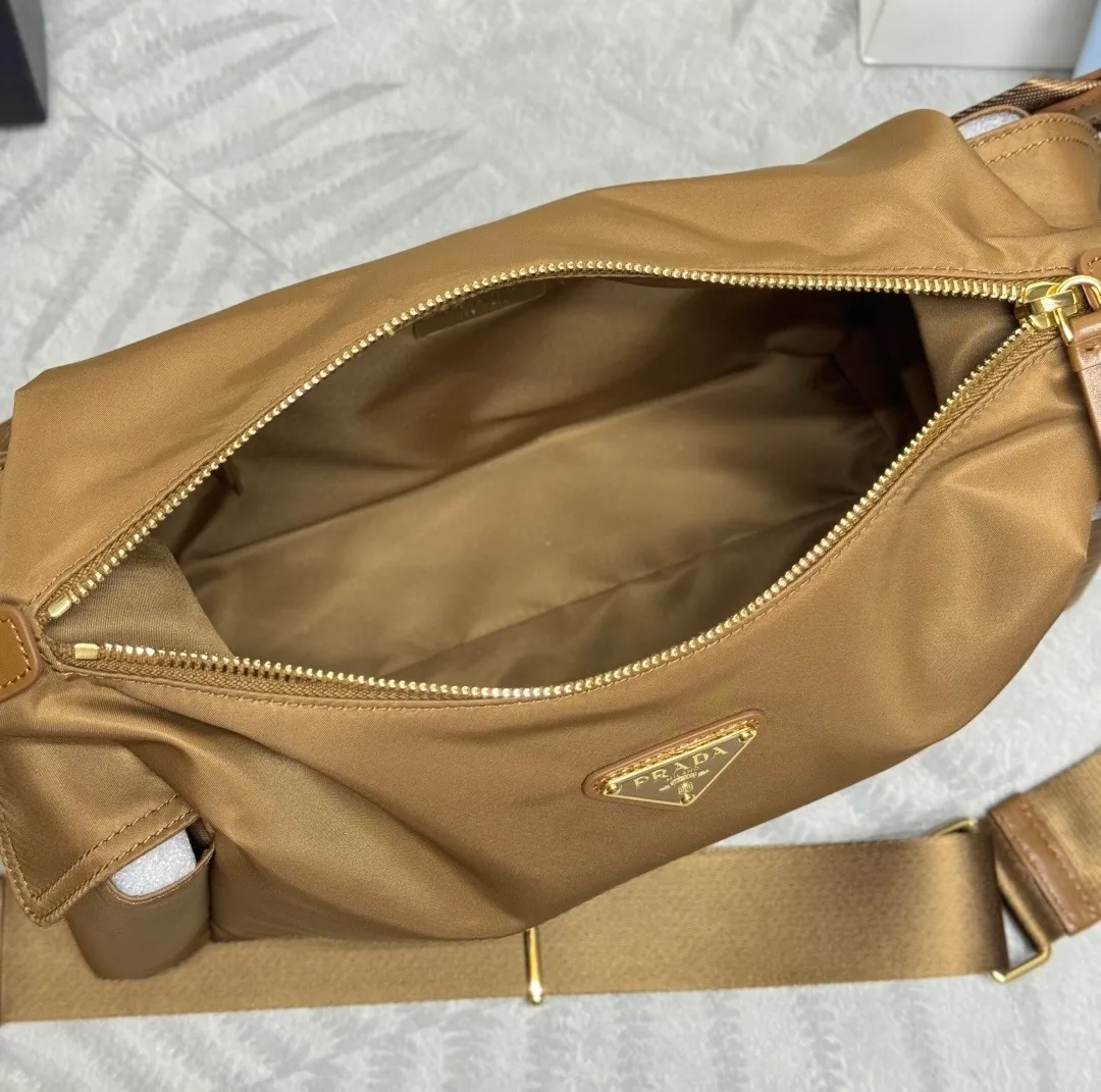 Сумки На Ремне Женские Prada 12583849