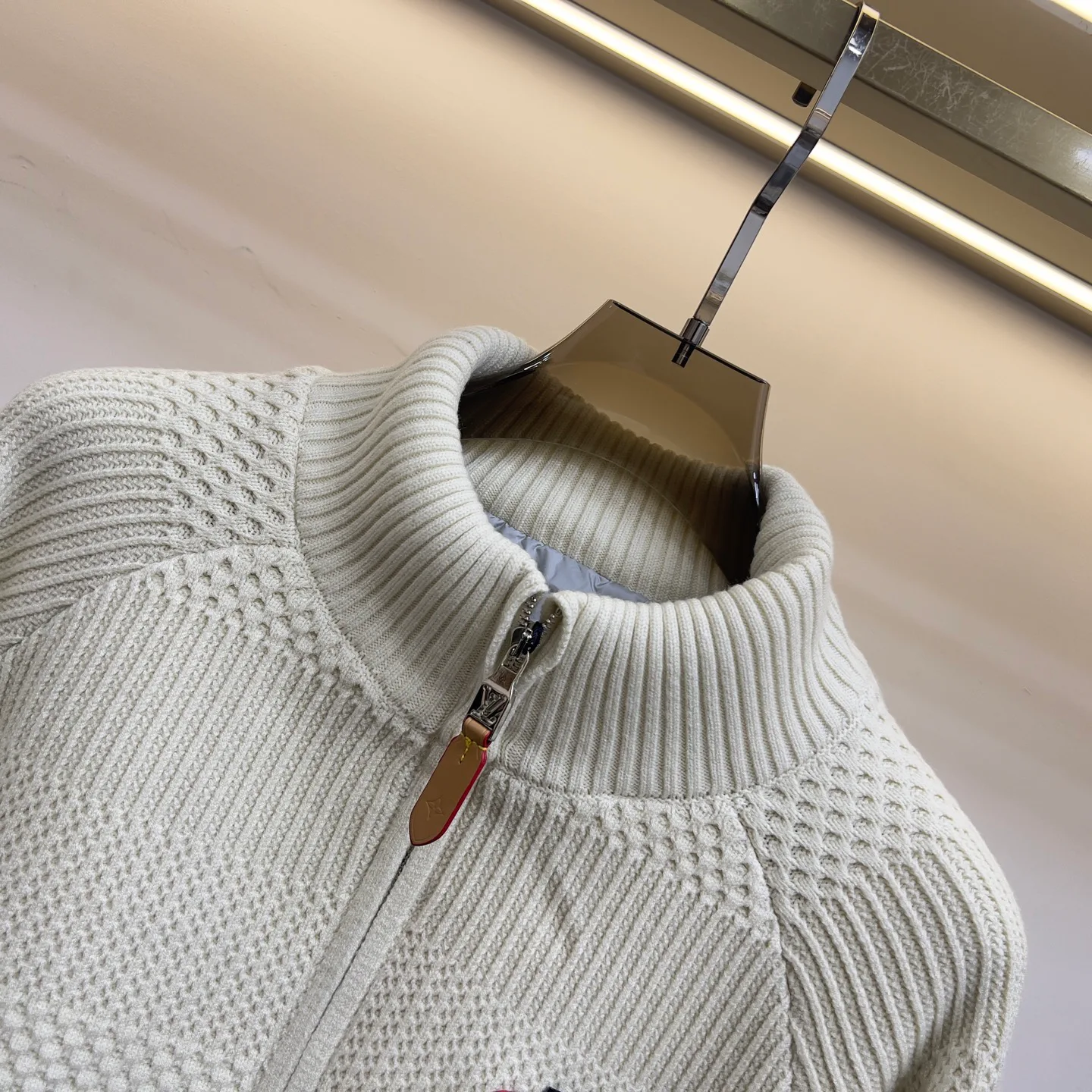 Куртки И Пуховики Женские Louis Vuitton 844044