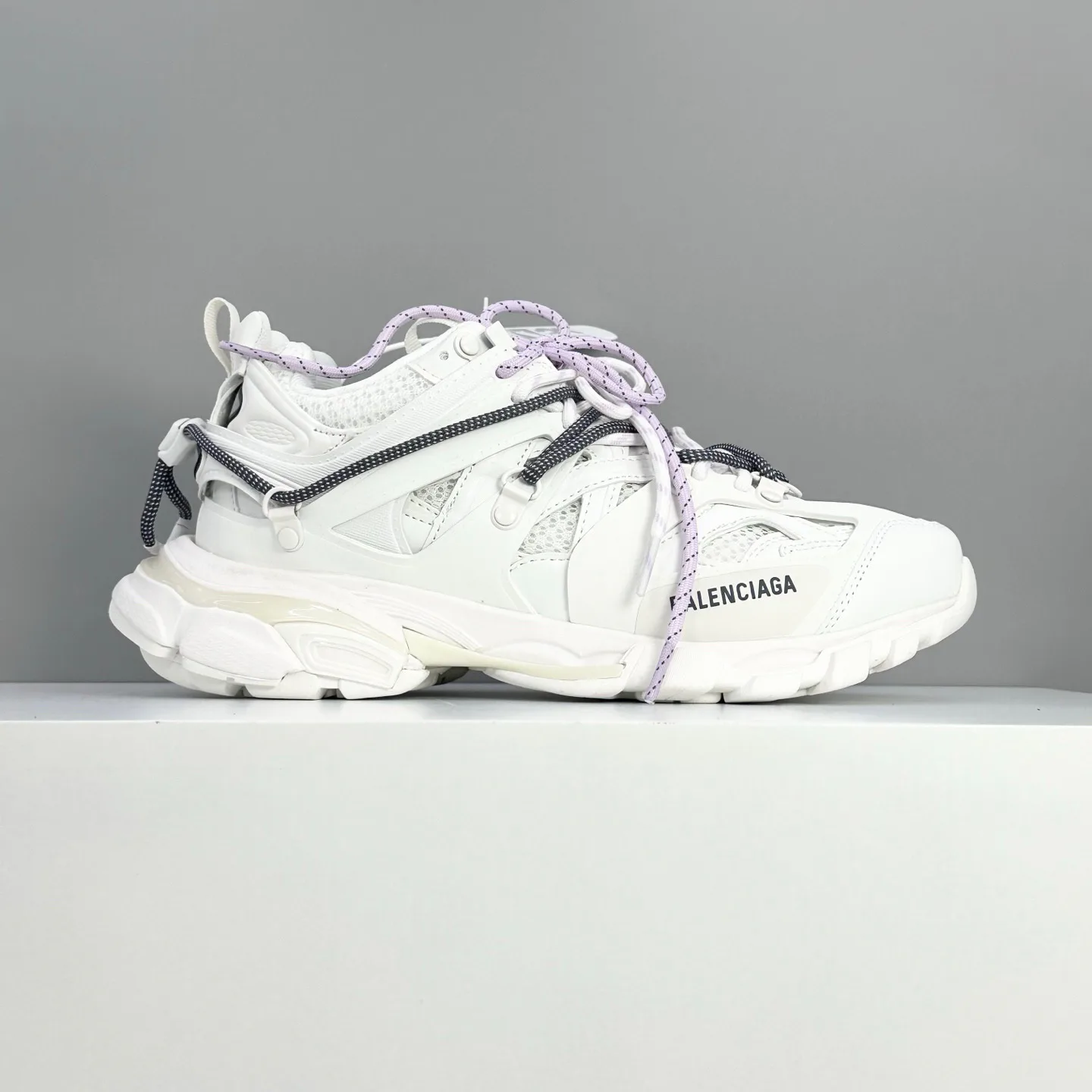 Кроссовки Женские Balenciaga 11576032