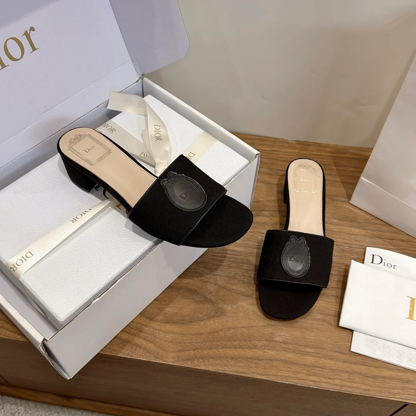 Босоножки Женские Christian Dior 17947087