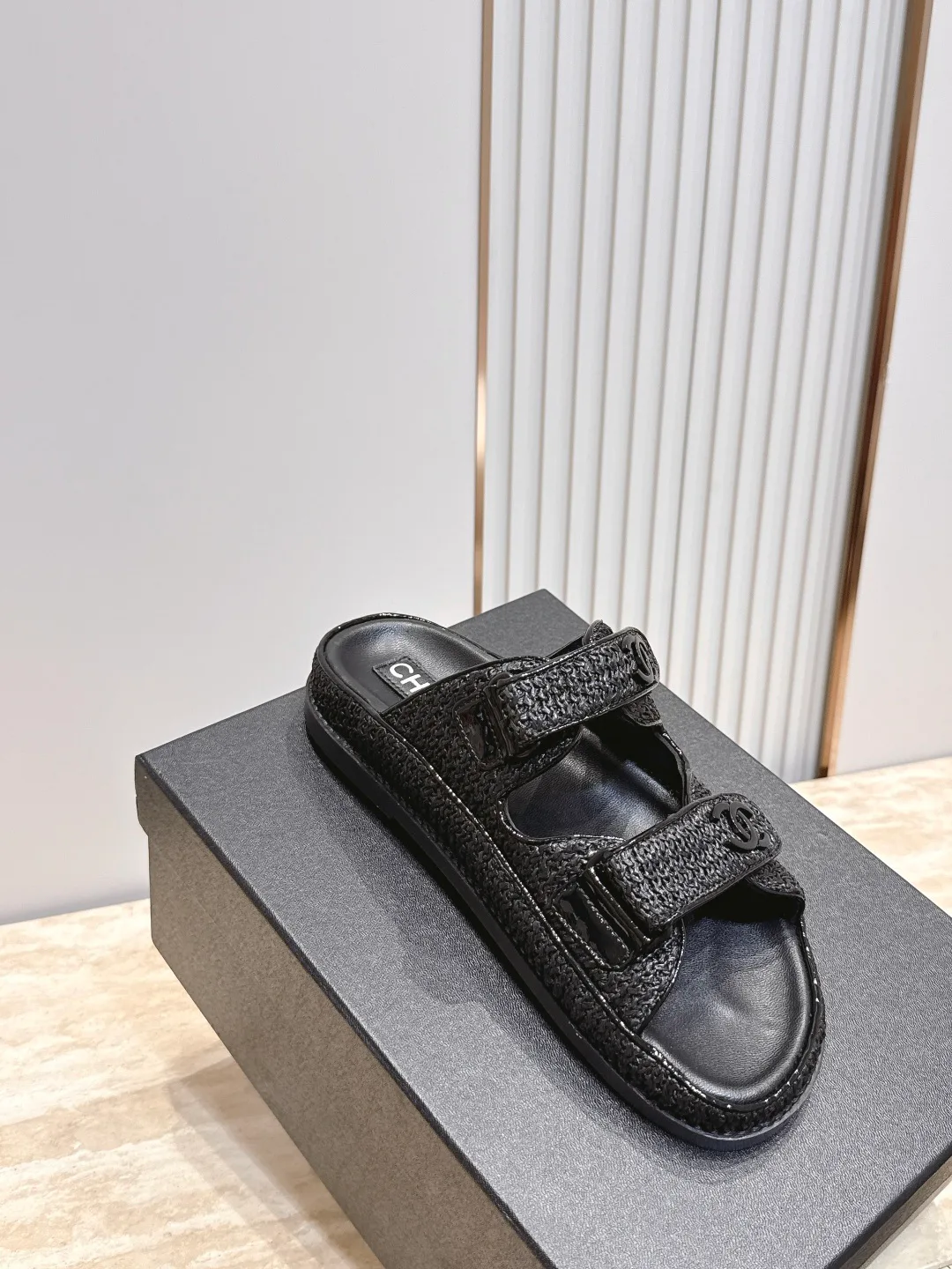 Шлепанцы Женские Chanel 17336038