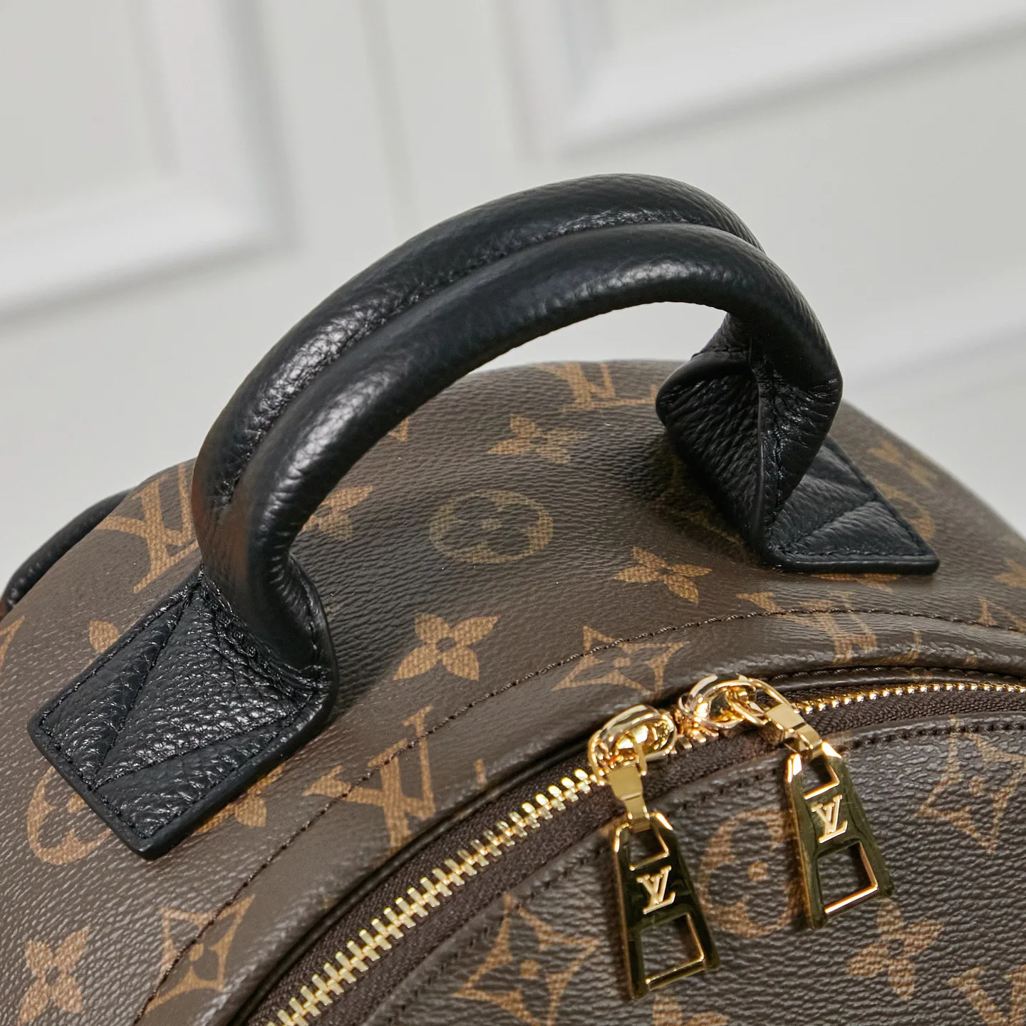 Рюкзаки Женские Louis Vuitton 18148139