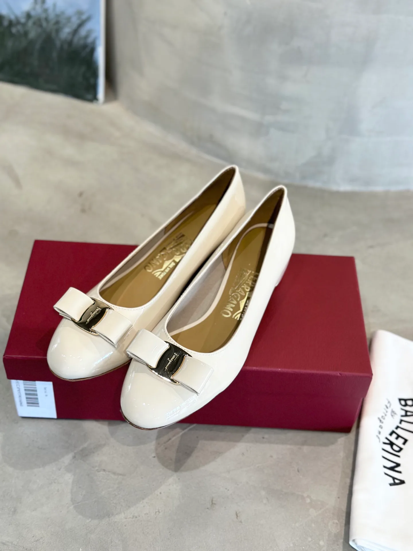 Туфли Женские Salvatore Ferragamo 18340703