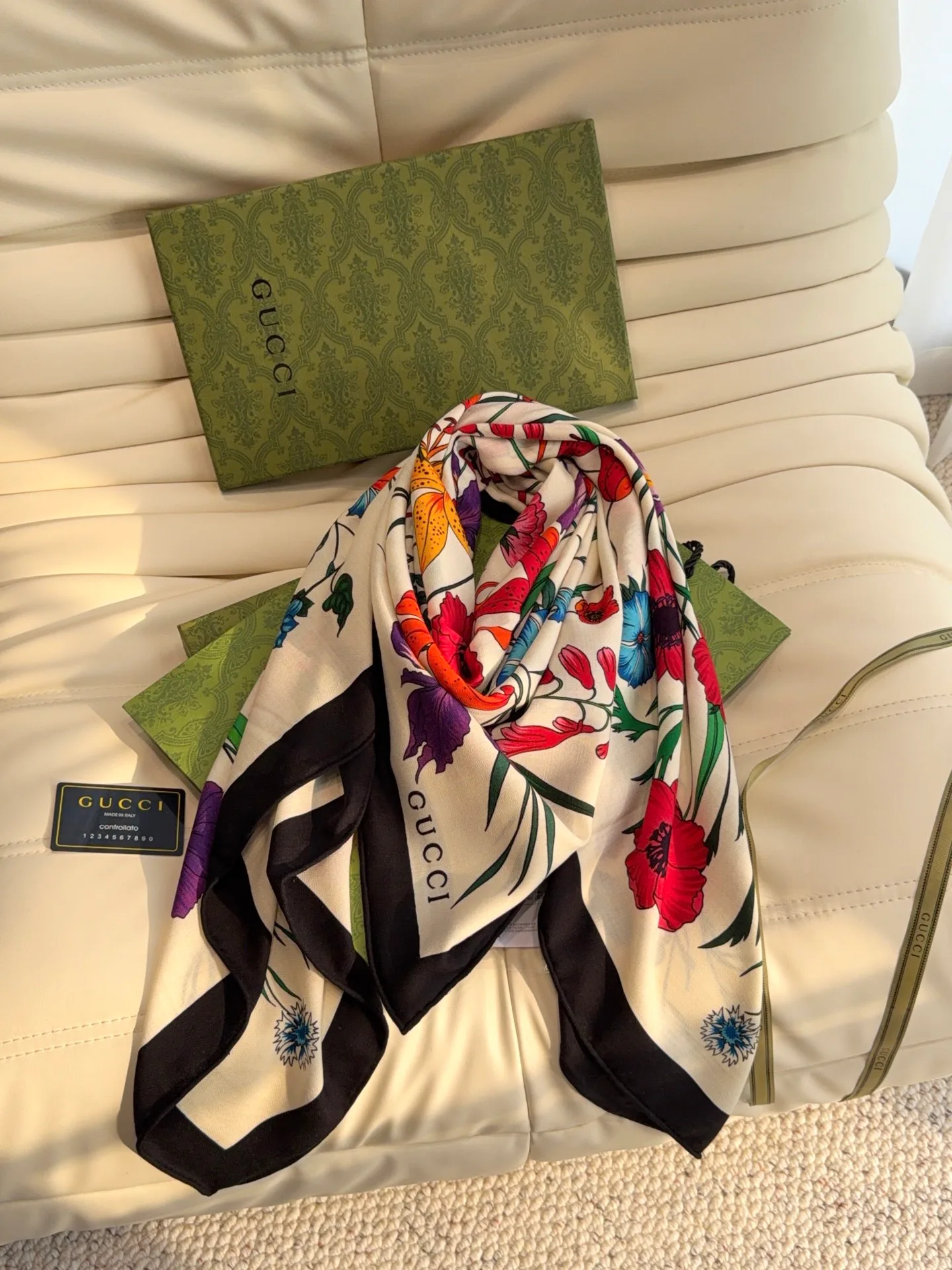 Платки Gucci 18322302