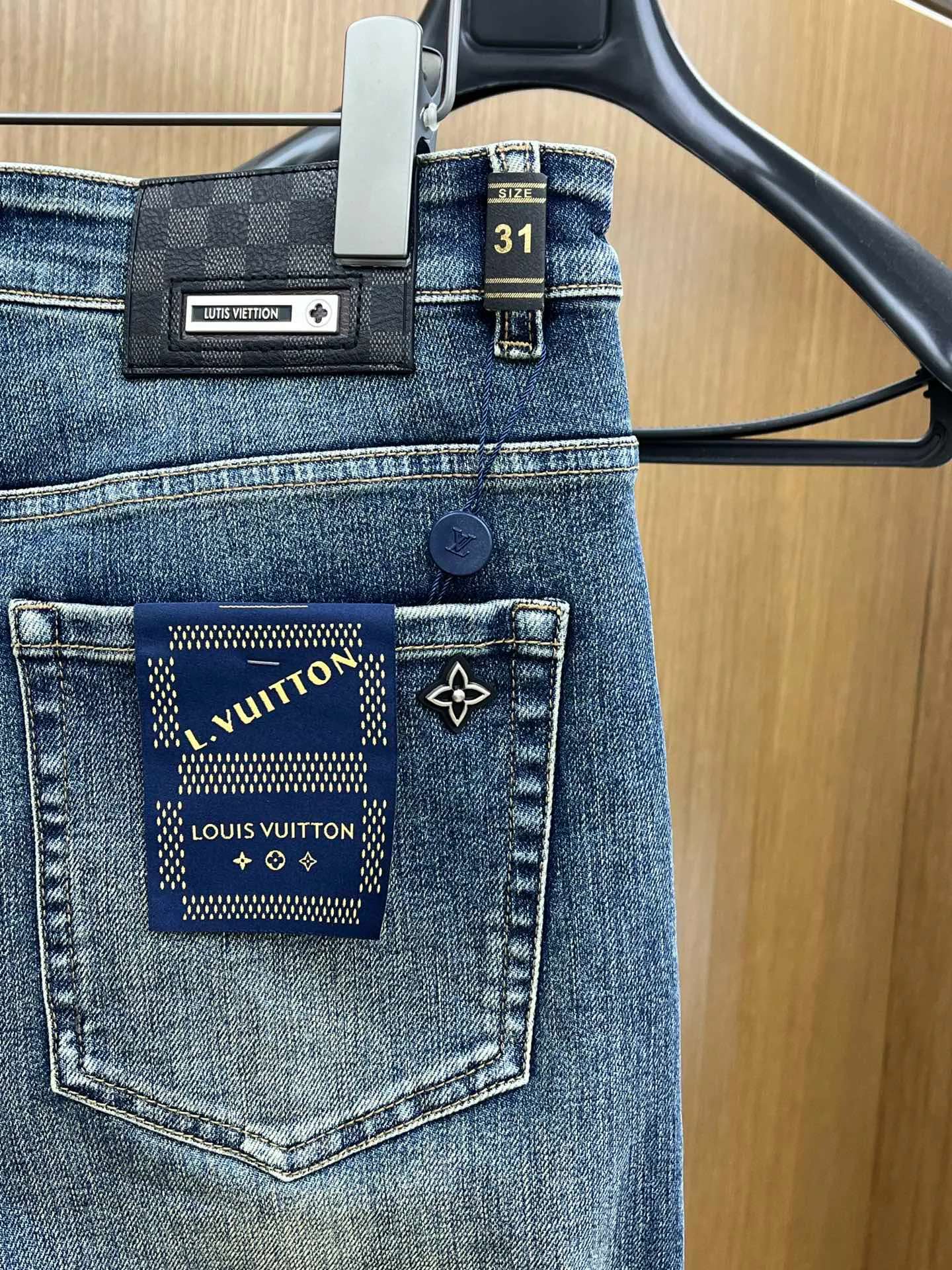 Джинсы Женские Louis Vuitton 12821726