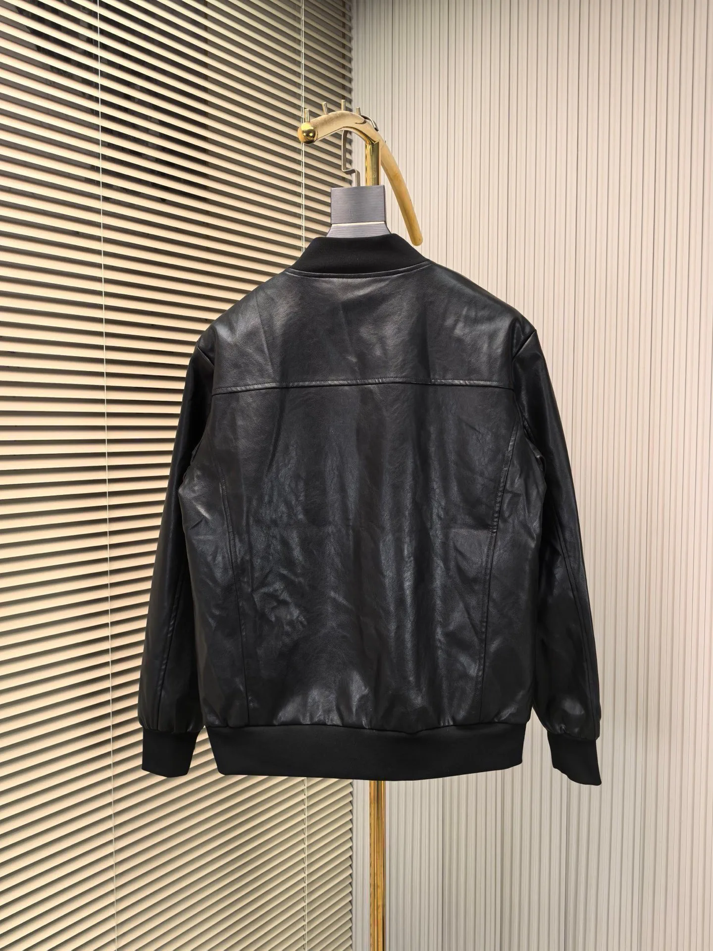 Кожаные Куртки И Дублёнки Мужские Dolce & Gabbana 11411443