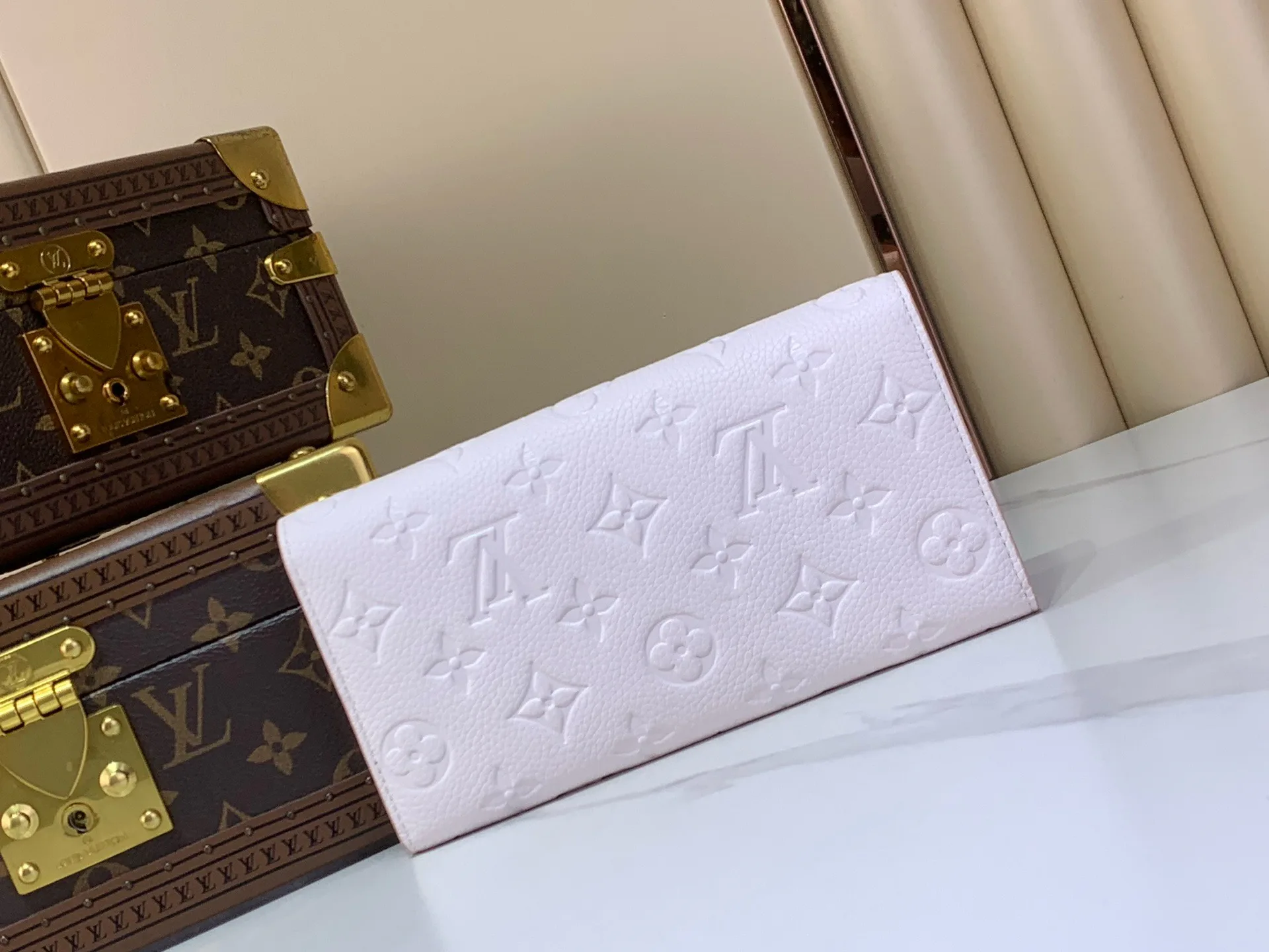 Клатчи Женские Louis Vuitton 17499378