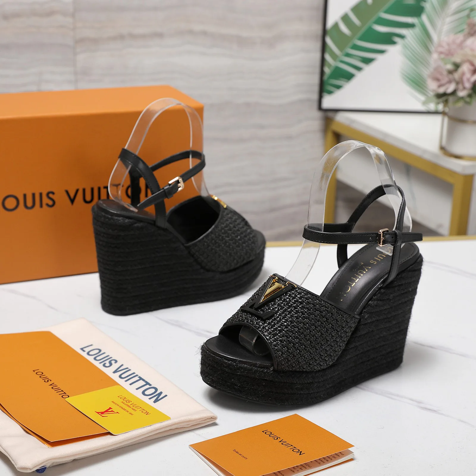 Босоножки Женские Louis Vuitton 1856177