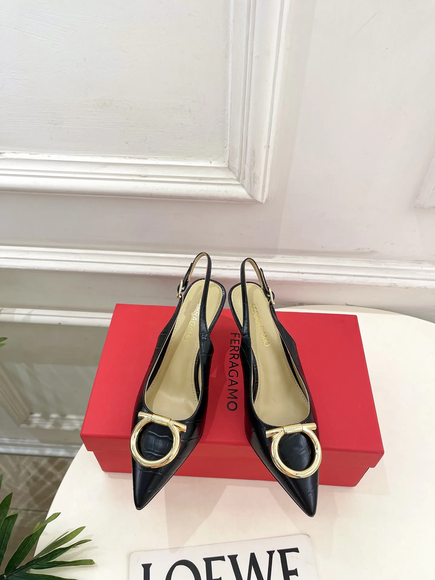 Босоножки Женские Salvatore Ferragamo 11479934
