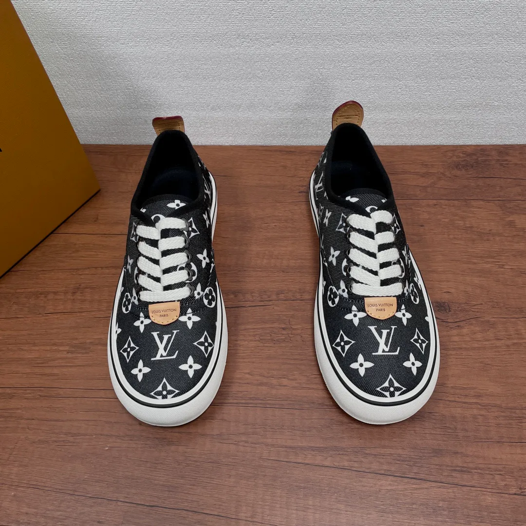 Кроссовки Мужские Louis Vuitton 18626472