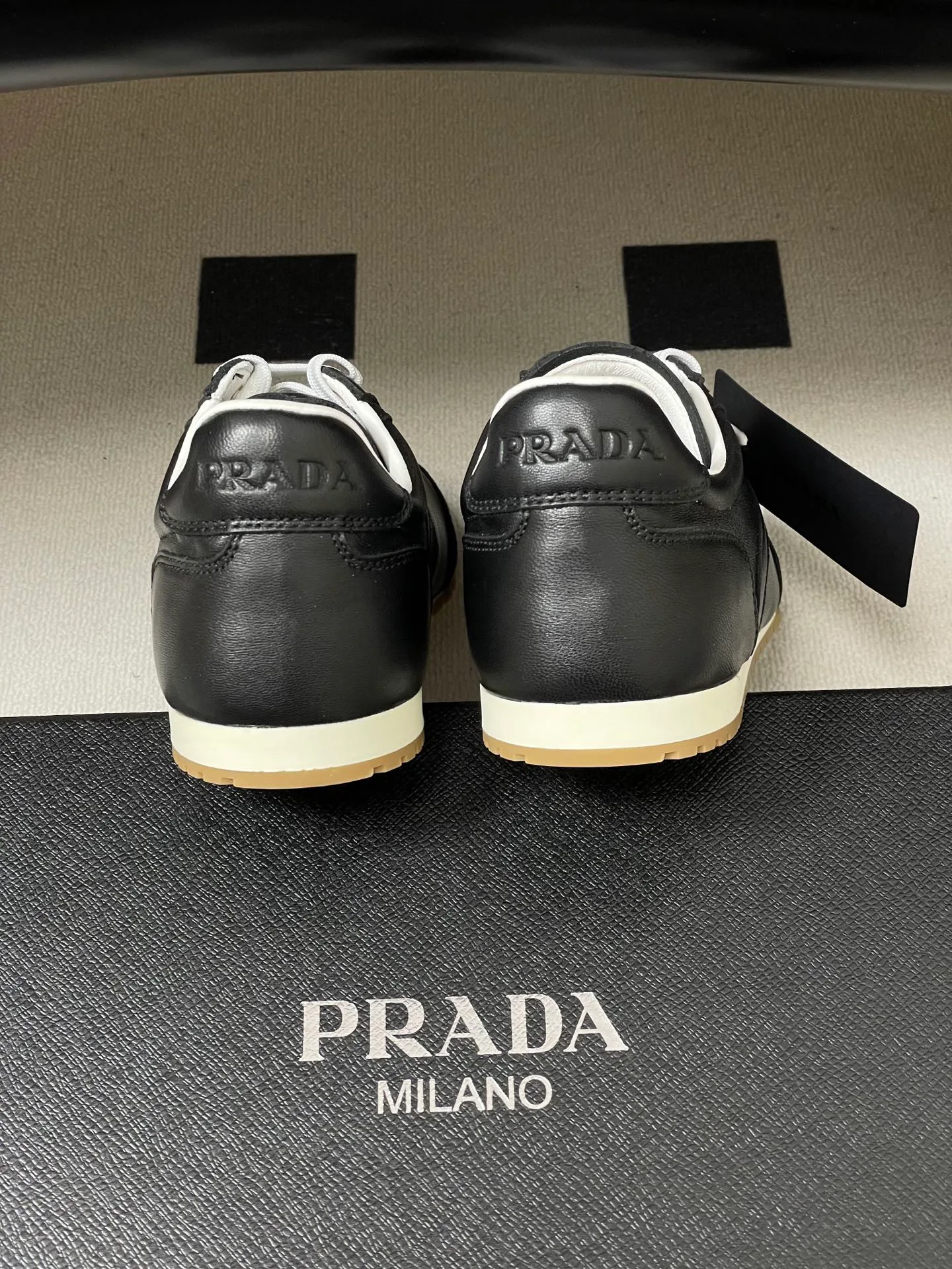 Кроссовки Женские Prada 11160246