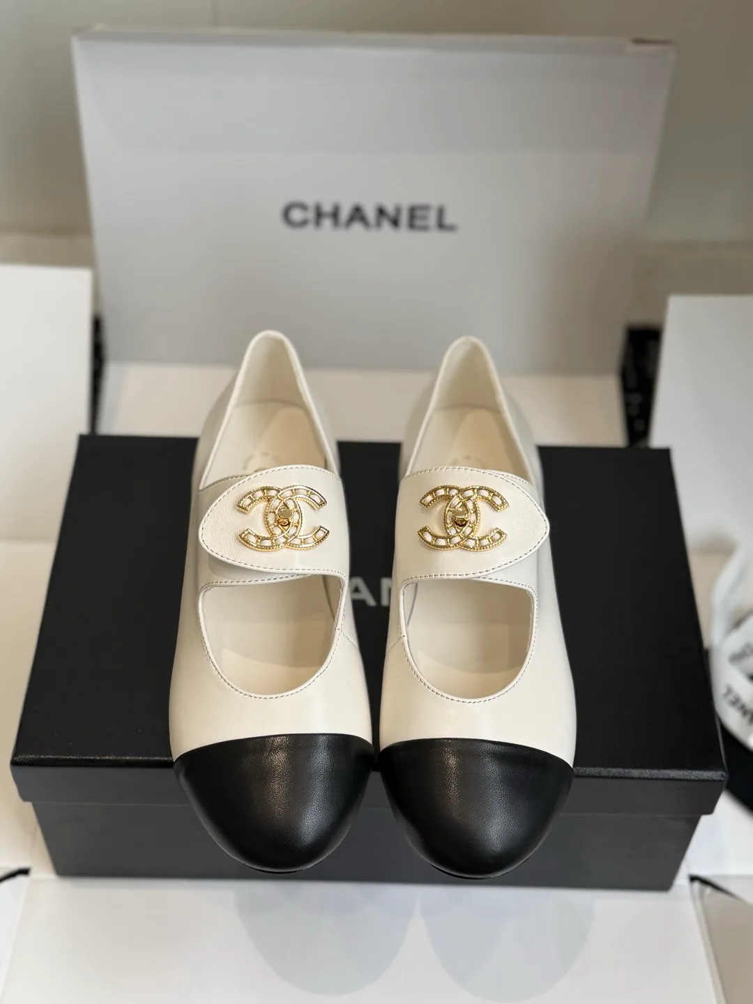Туфли Женские Chanel 18724489