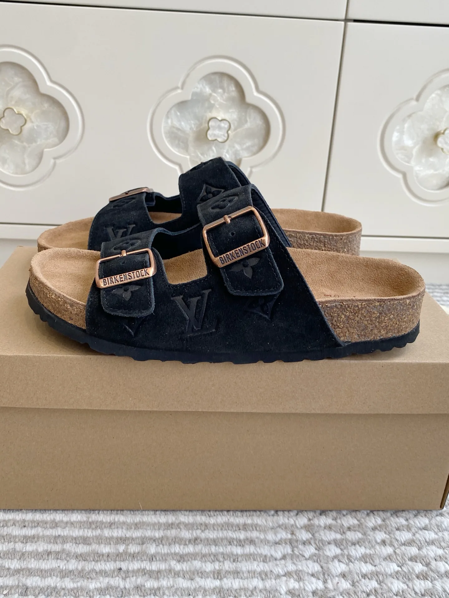 Шлепанцы Женские Louis Vuitton 11599279