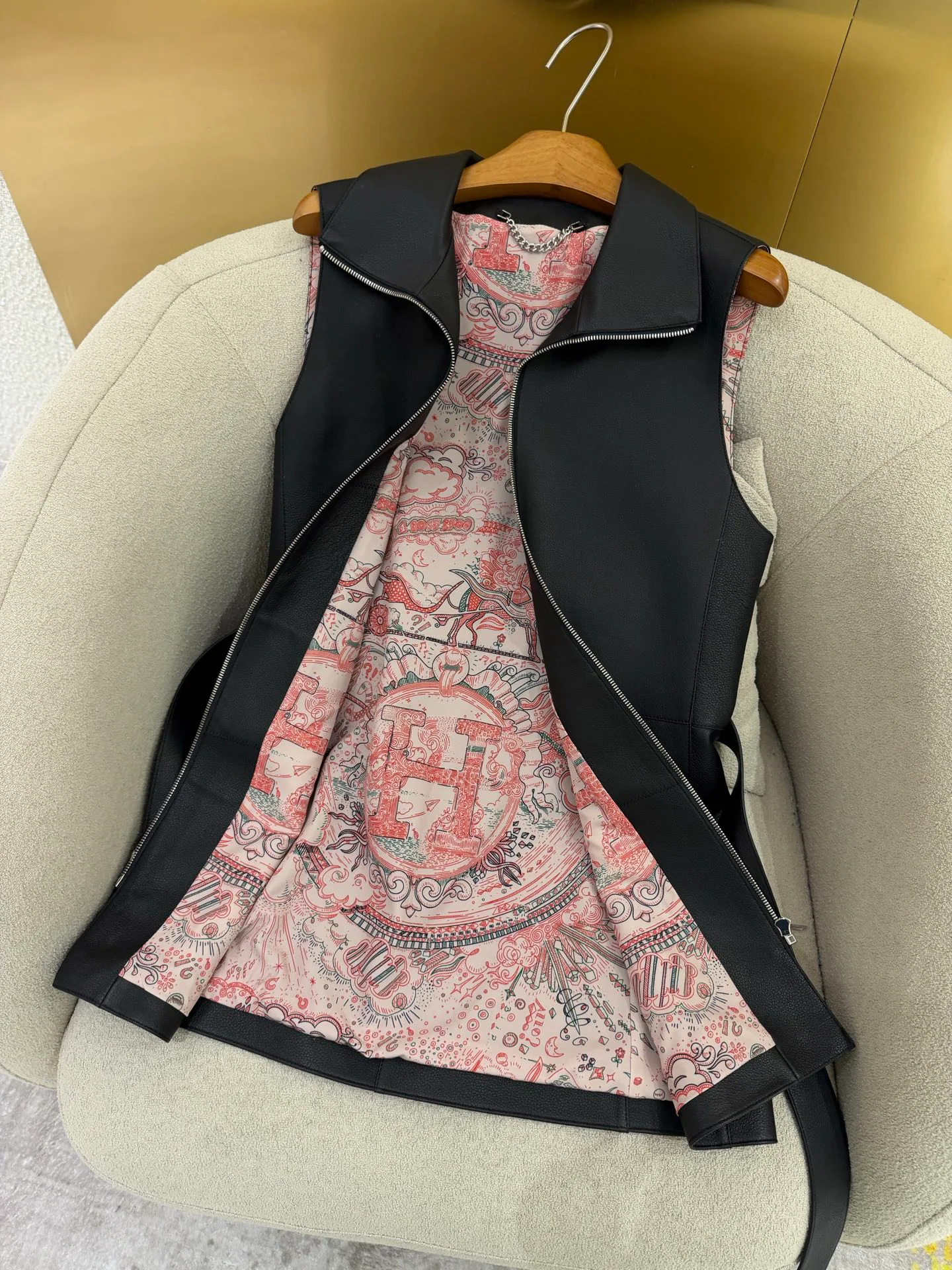 Жилеты Женские Hermes 19253088