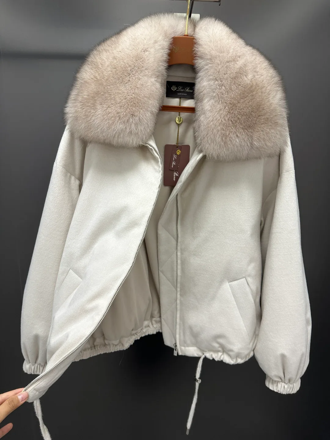 Куртки И Пуховики Женские Loro Piana 18702447