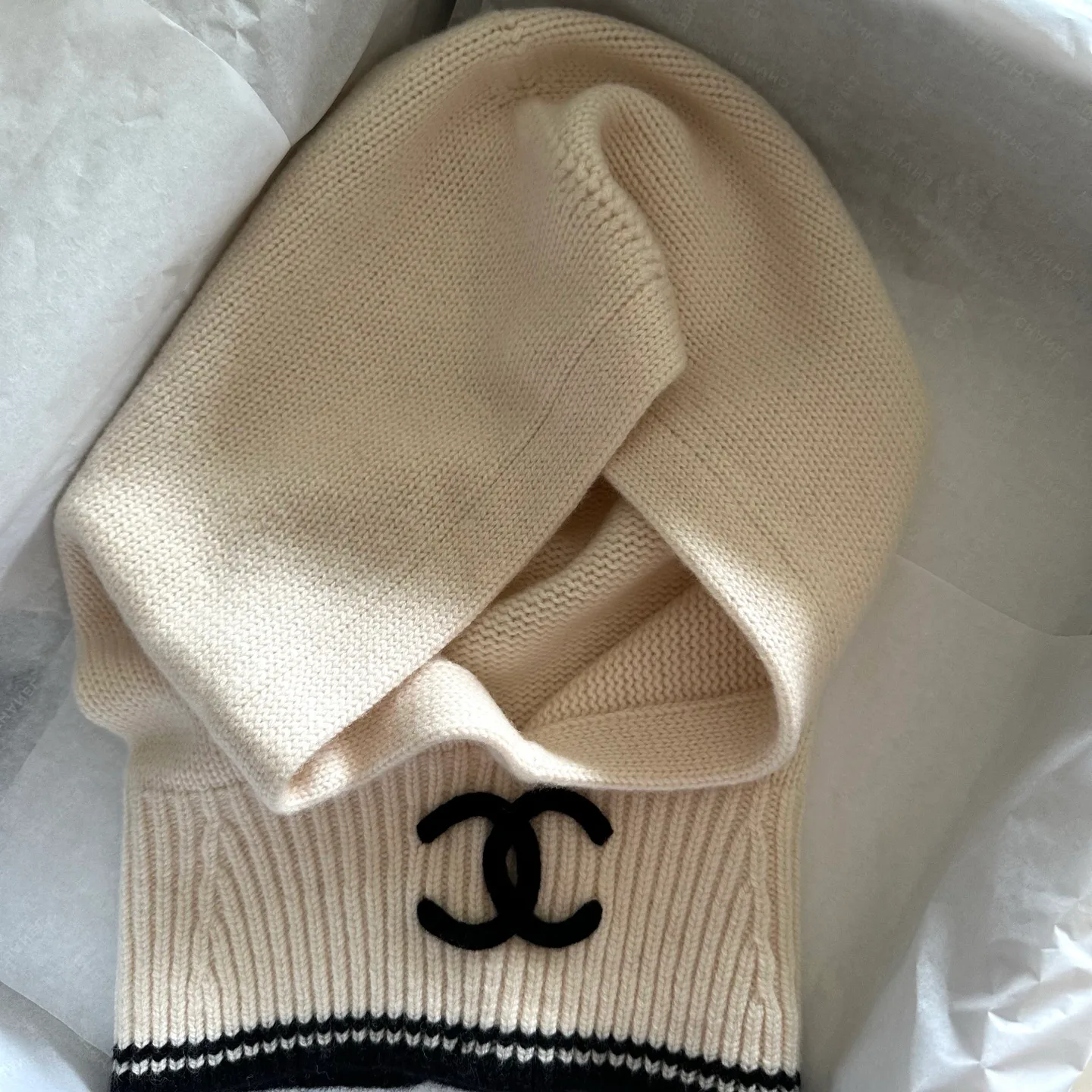 Головные Уборы Chanel 18347838