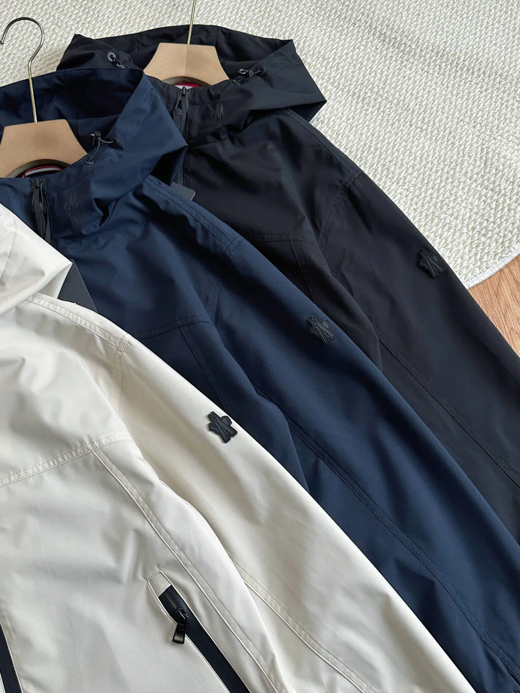 Куртки И Пуховики Мужские Moncler 11411673