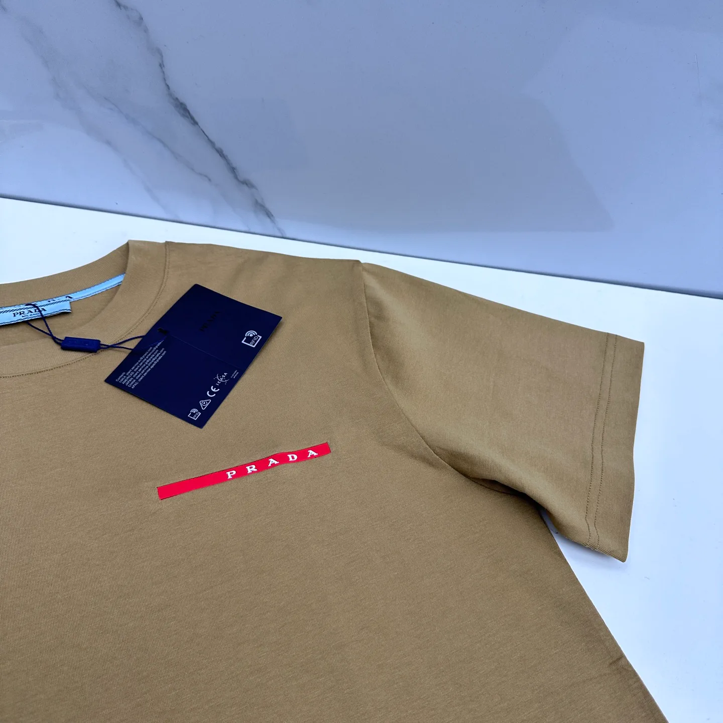 Футболки Женские Prada 1635381