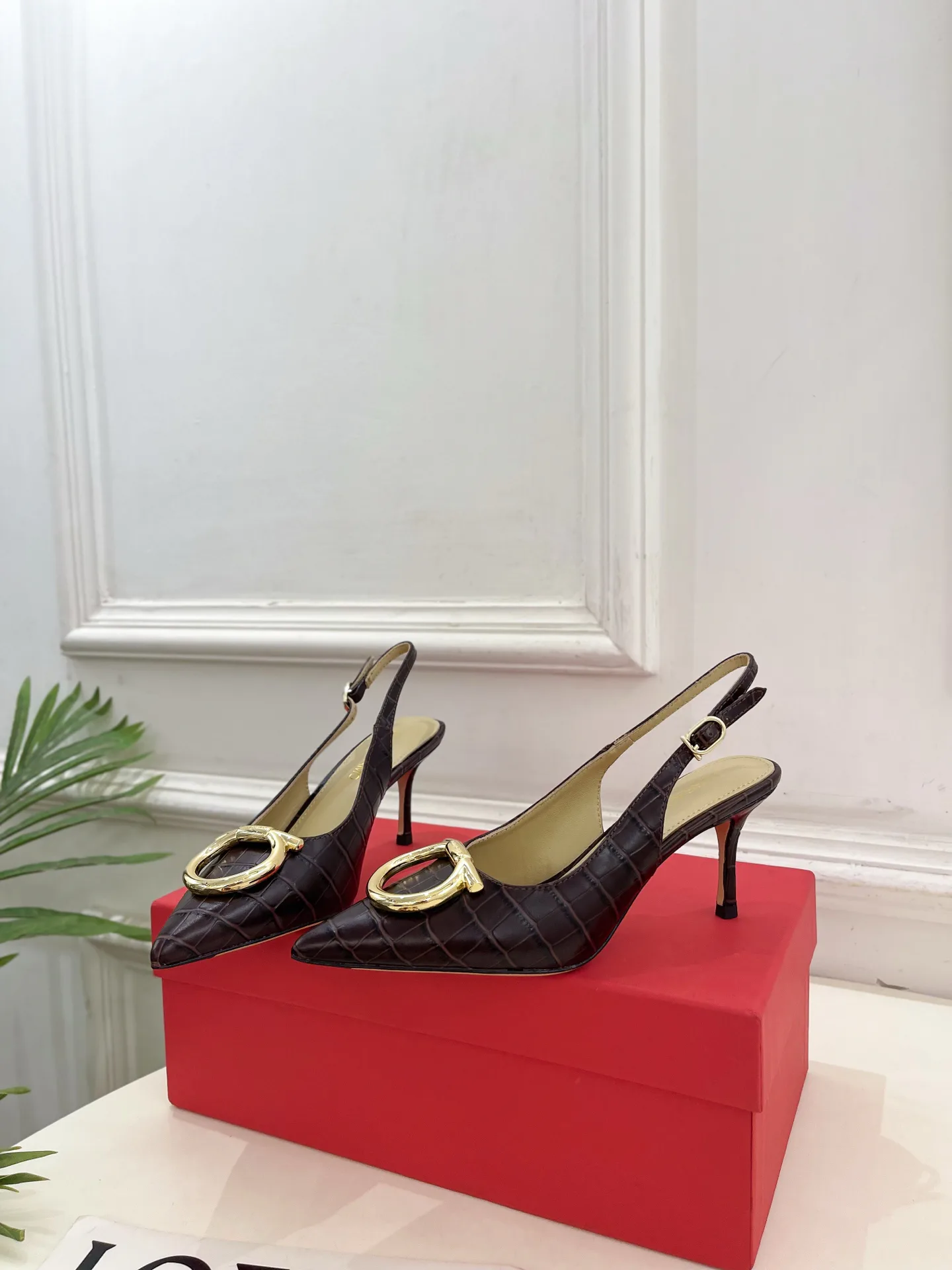Босоножки Женские Salvatore Ferragamo 11479933
