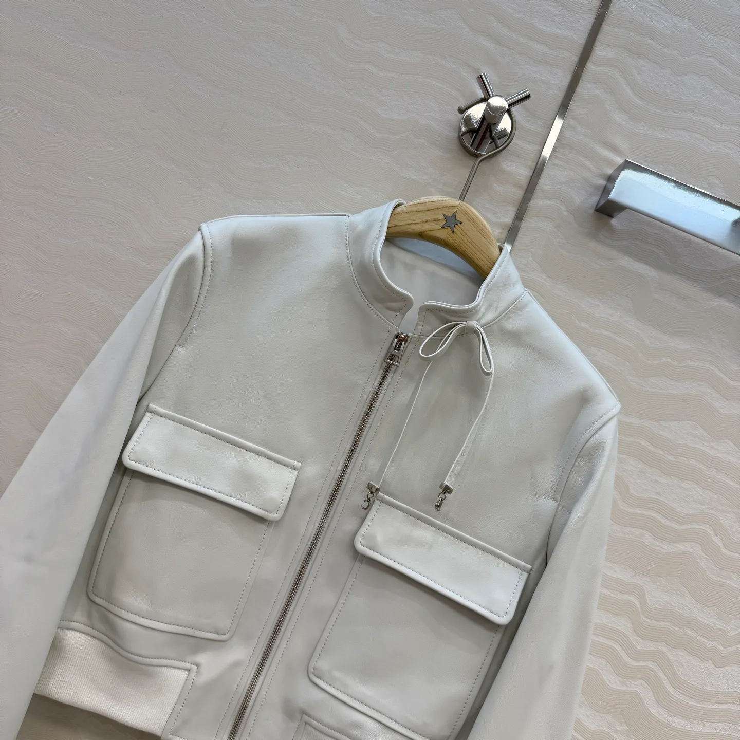 Кожаные Куртки И Дублёнки Женские Christian Dior 13097371