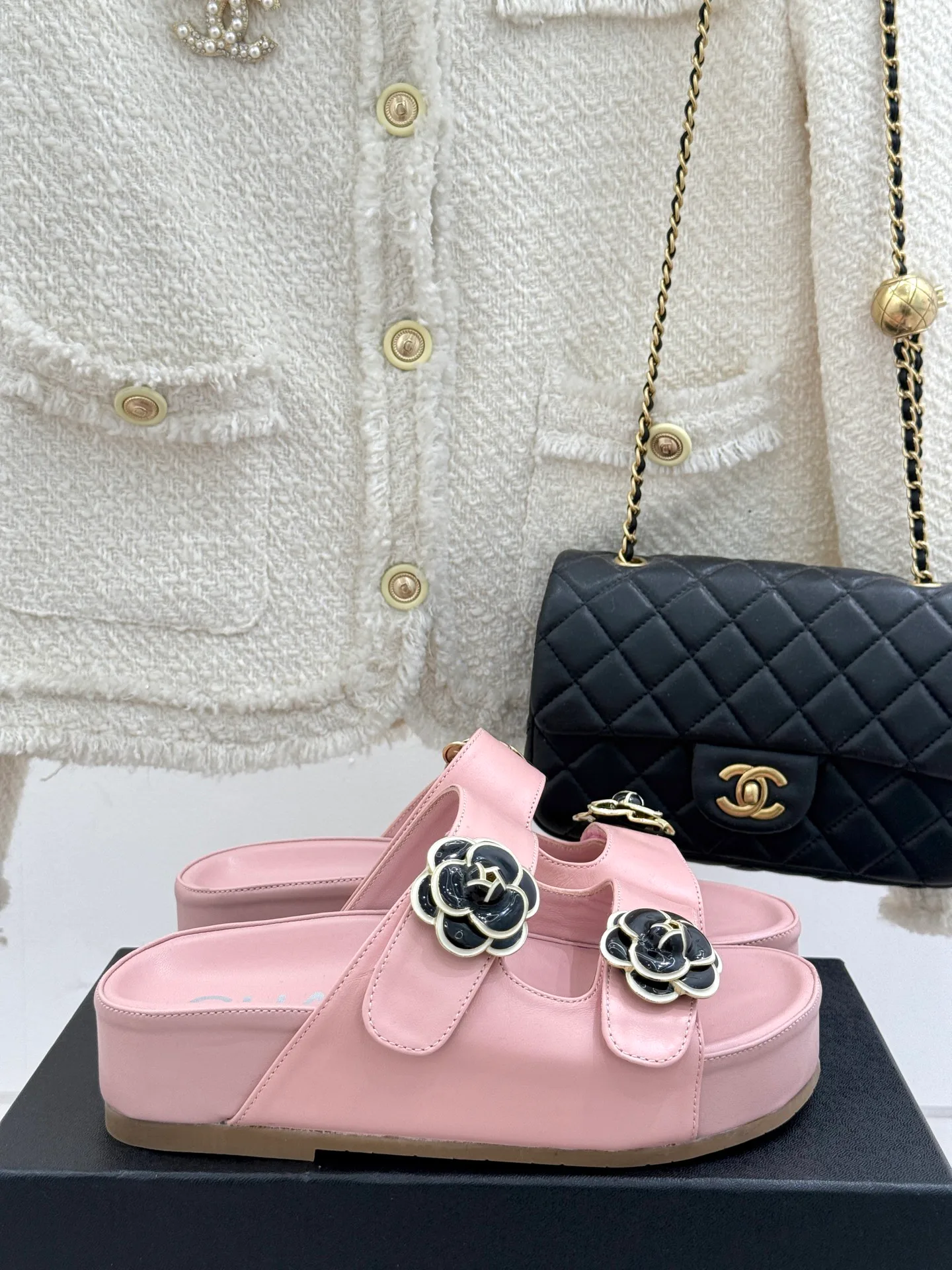 Шлепанцы Женские Chanel 17100