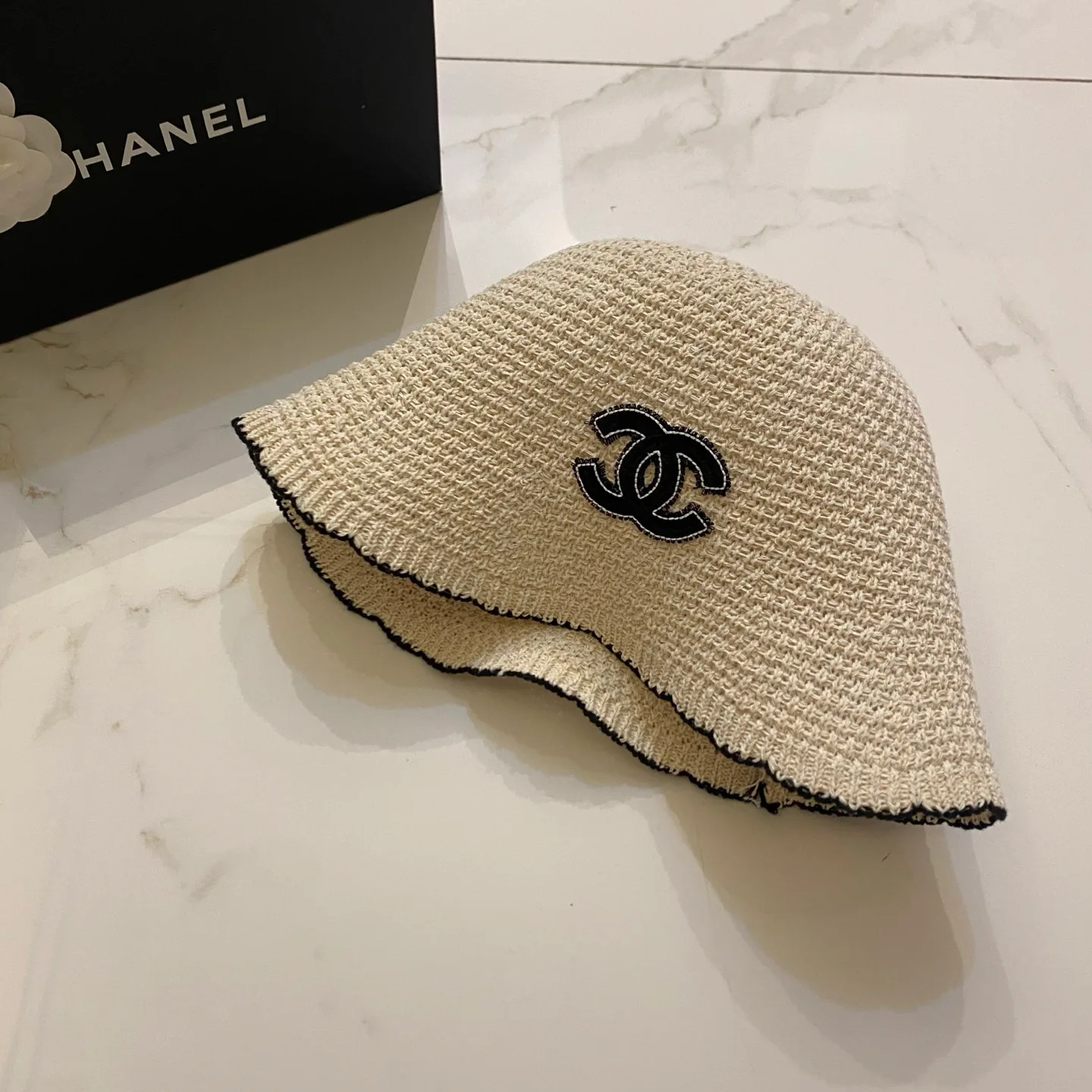 Головные Уборы Chanel 17498307