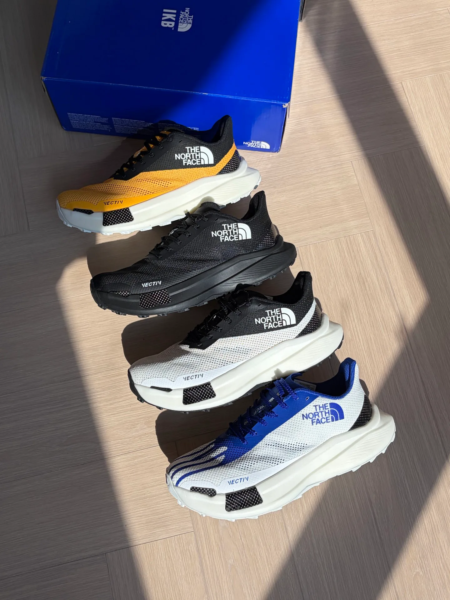 Кроссовки Женские The North Face 17488394