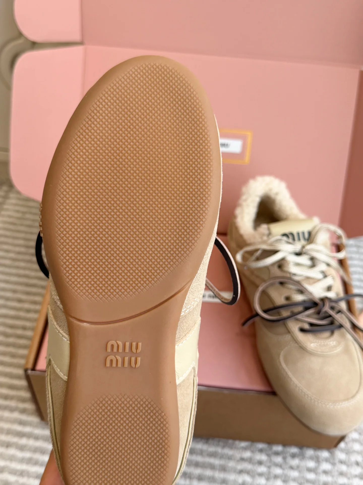 Кроссовки Женские Miu Miu 19667940
