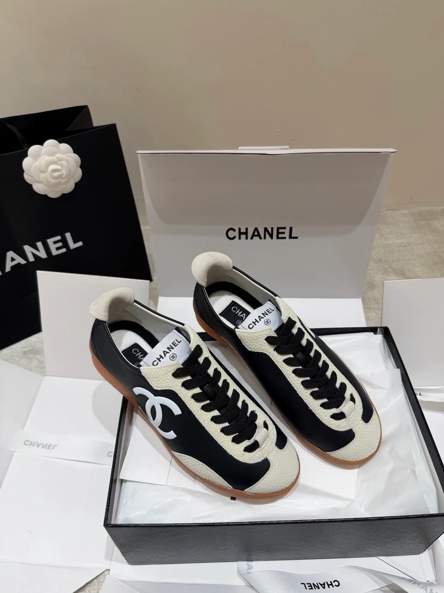 Кроссовки Женские Chanel 11685936