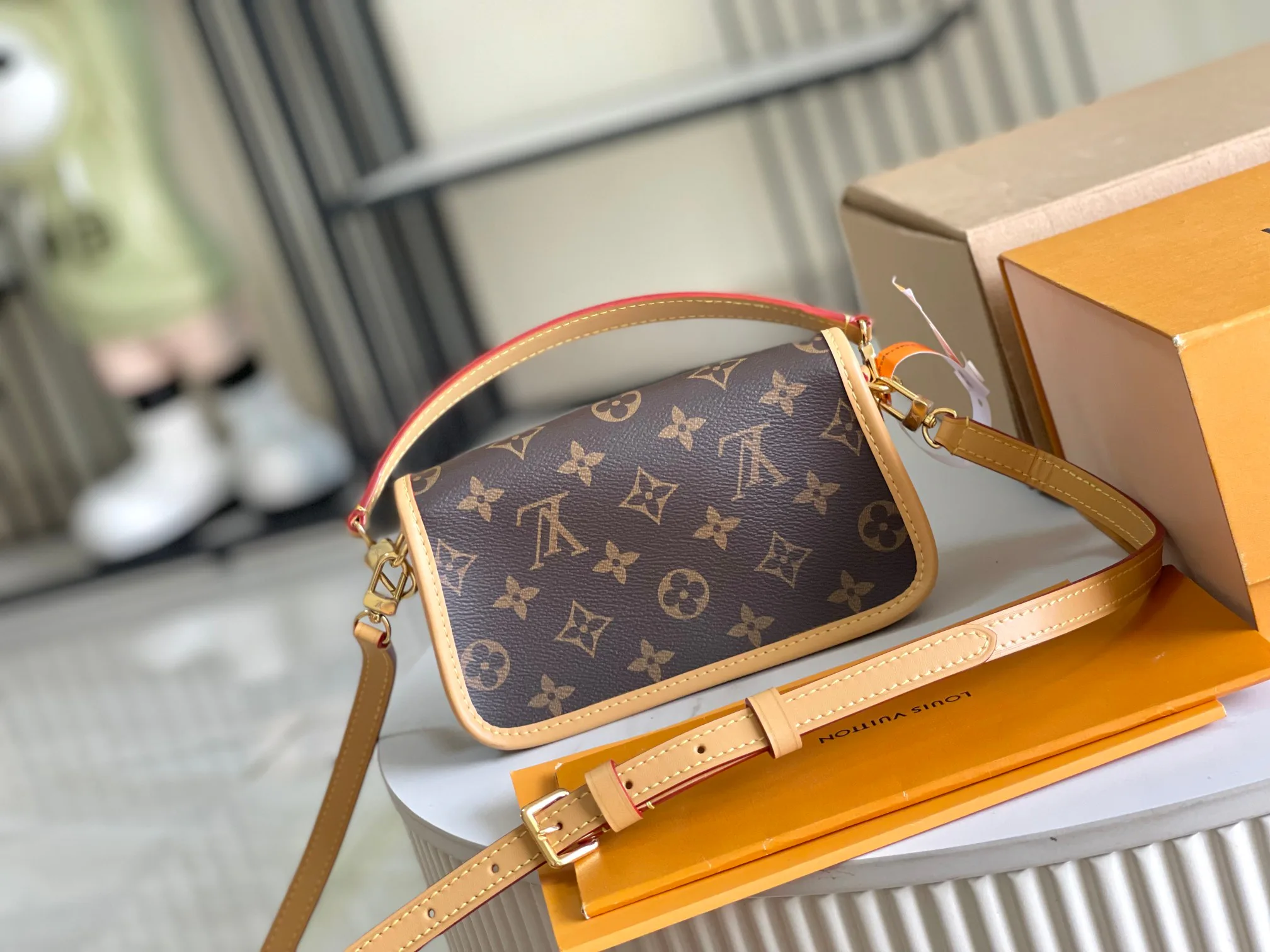 Классические Сумки Женские Louis Vuitton 13394395