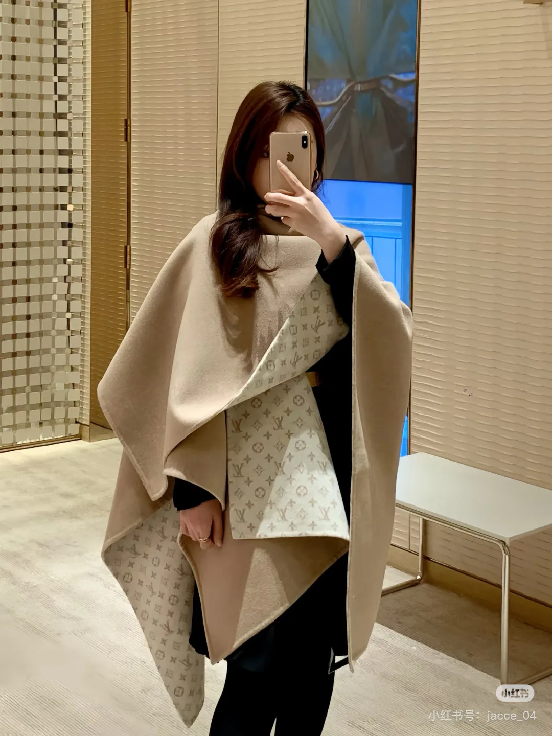 Пальто Женские Louis Vuitton 18763073