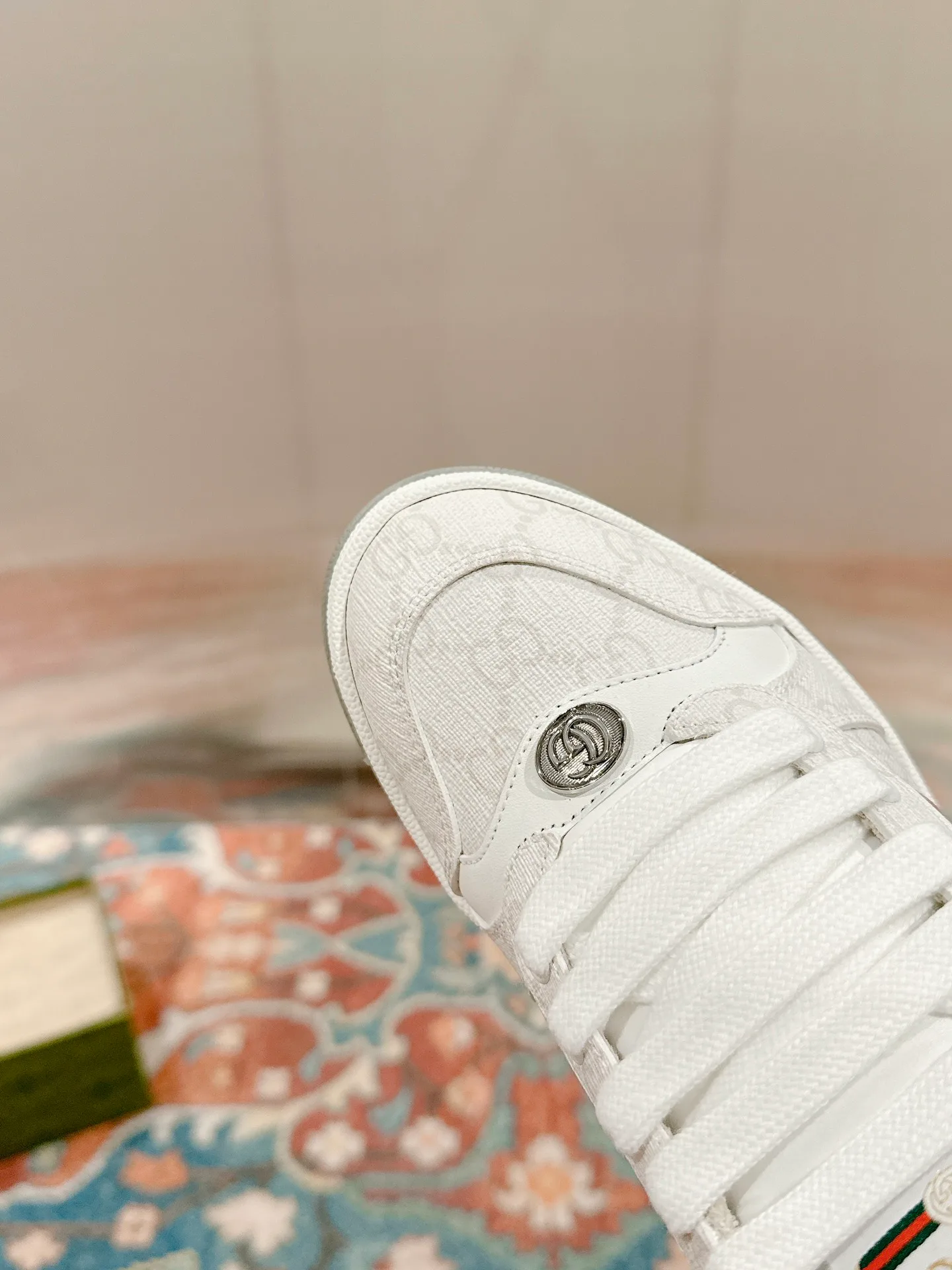 Кроссовки Женские Gucci 17956705