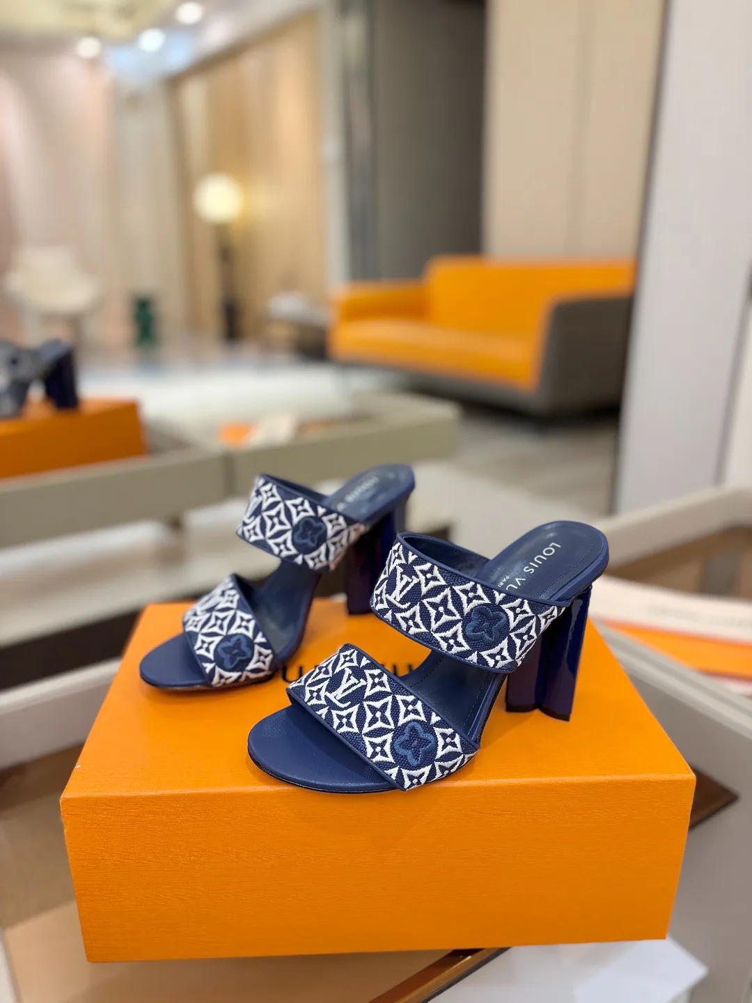 Босоножки Женские Louis Vuitton 11601041