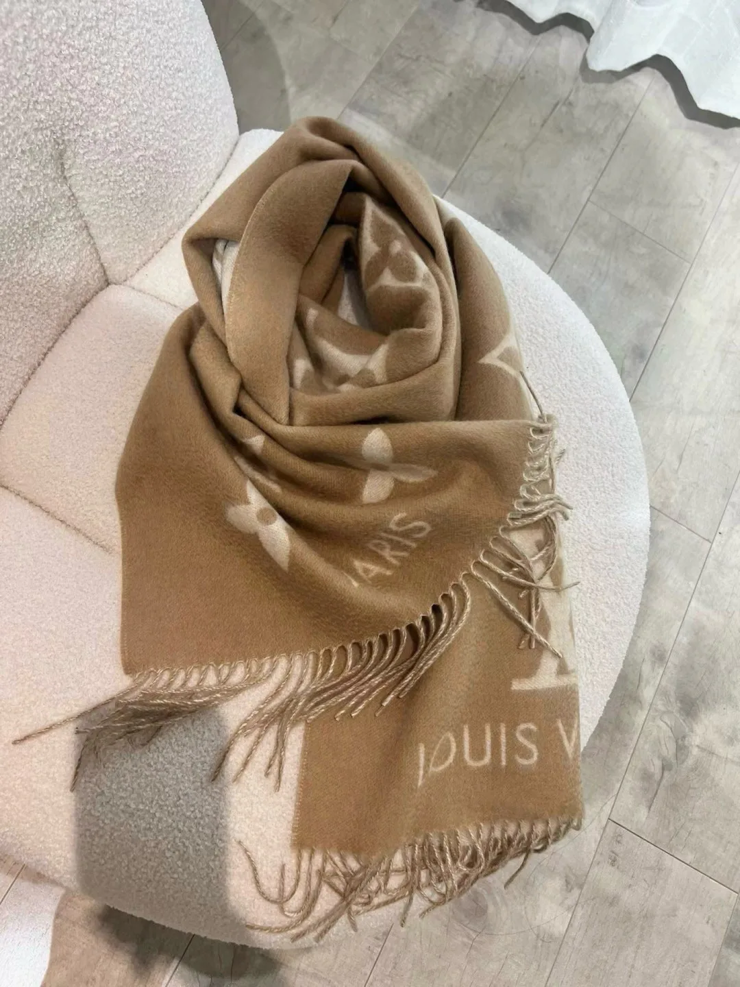 Шарфы Louis Vuitton 18141168
