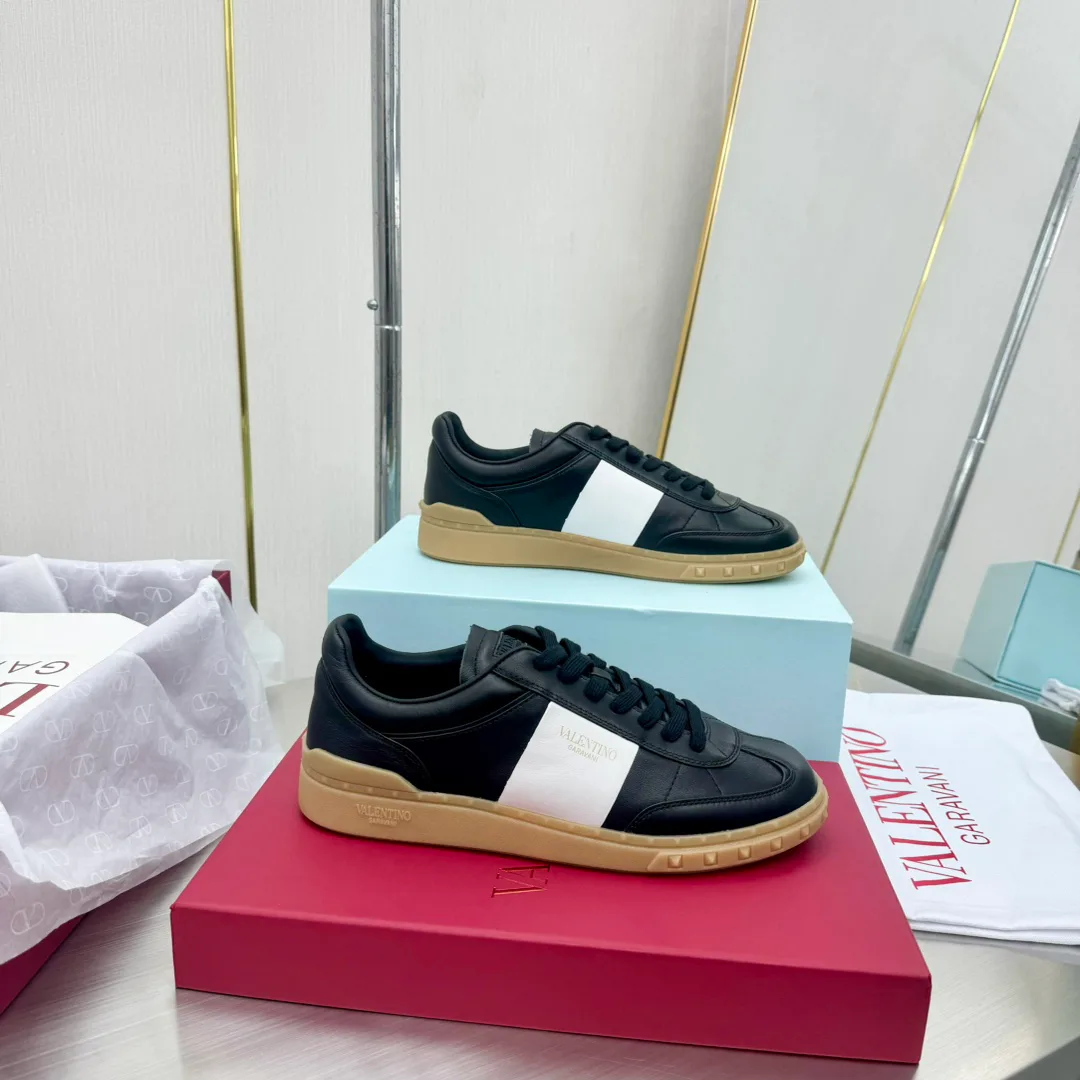 Кроссовки Женские Valentino 17955033