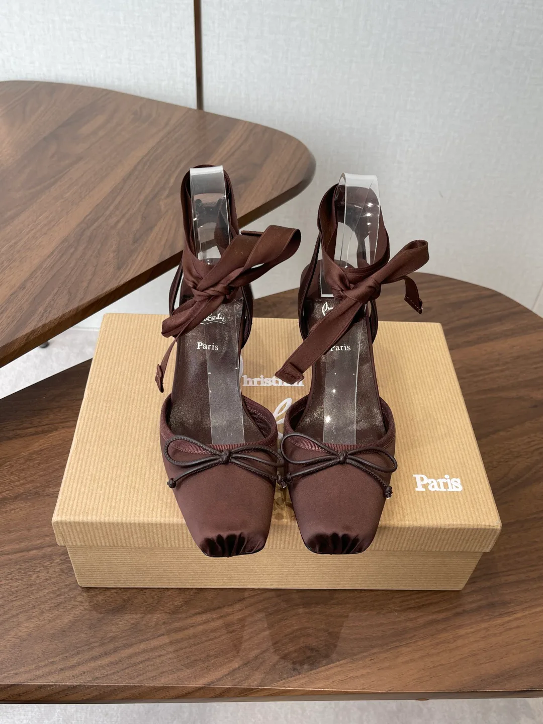 Босоножки Женские Christian Louboutin 11966282