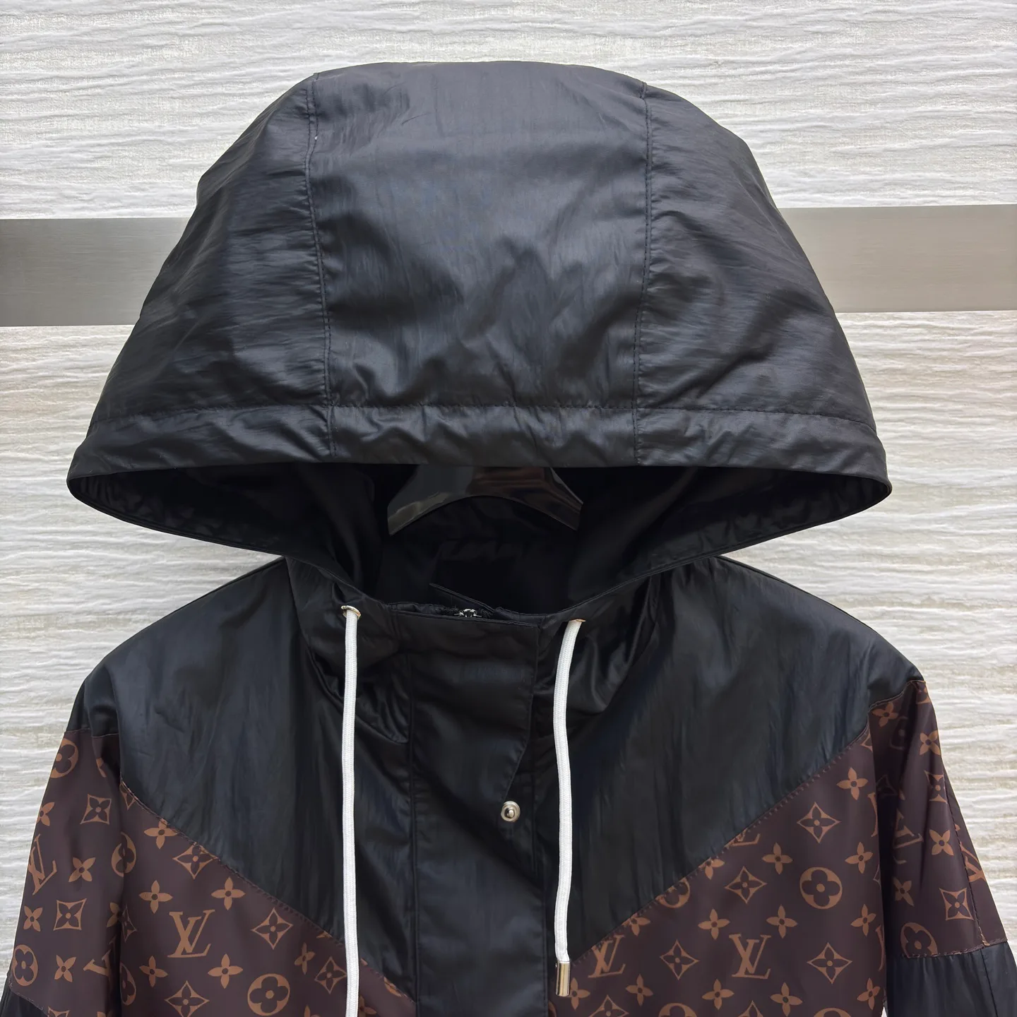 Куртки И Пуховики Женские Louis Vuitton 1463381